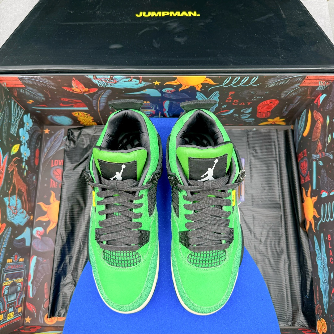 图片[10]-＃GX Air Jordan AJ4 Retro \\\”Manila\\\” 马尼拉绿色 AJ-965234 圈内最强四代 独家外贸特供尺码含 45.5 49.5 50.5 耗时半年巨作 全套原纸板楦头开发 原厂特供皮料加持 确保原汁原味 完美呈现四代版型 一比一鞋头弧度高度鞋身弧度 数据细节工艺流程均保持原鞋一致 原厂TPU网格鞋带扣 正确内里网布 菱角分明不变形无多余毛边 柔软性质感一致于原鞋 市场唯一原厂鞋扣模具 背面可见隐藏注塑口 原厂织唛标 原厂飞人电绣工艺 尾指中部跳三针 独家绑鞋带手法 印刷中底布 四线拉帮 米色美纹纸贴合固定 进口港宝加持 后跟自然饱满 全鞋荧光划线卡点 追求极致完美 每一双都是工艺品 多重QC质检 超越公司货的品控标准 实实在在的免检产品 注意原盒需要报货备注价格100元 损坏不退 尺码：40 40.5 41 42 42.5 43 44 44.5 45 45.5 46 47.5 48.5 49.5 50.5-选品中心