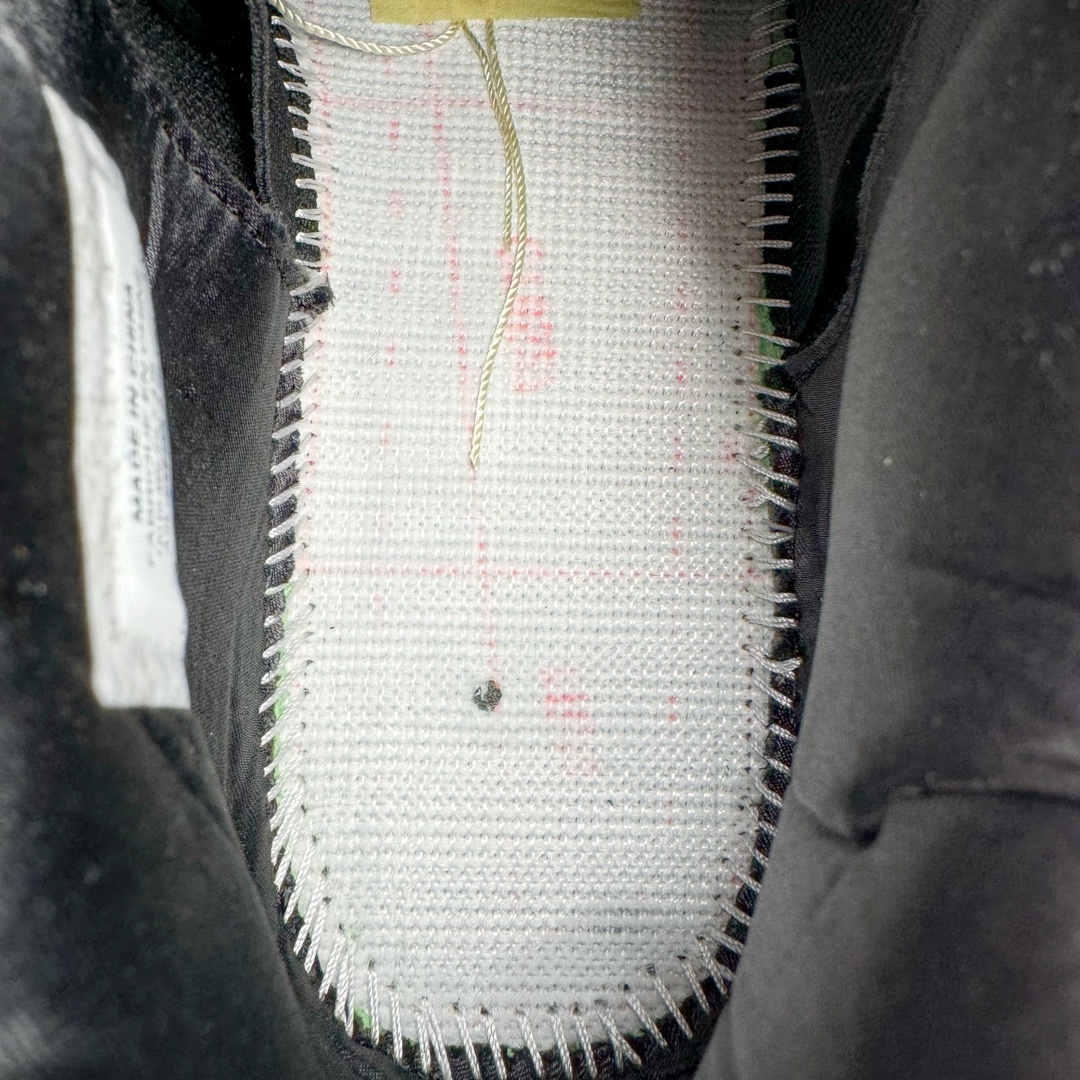 图片[26]-＃GX Air Jordan AJ4 Retro \\\”Manila\\\” 马尼拉绿色 AJ-965234 圈内最强四代 独家外贸特供尺码含 45.5 49.5 50.5 耗时半年巨作 全套原纸板楦头开发 原厂特供皮料加持 确保原汁原味 完美呈现四代版型 一比一鞋头弧度高度鞋身弧度 数据细节工艺流程均保持原鞋一致 原厂TPU网格鞋带扣 正确内里网布 菱角分明不变形无多余毛边 柔软性质感一致于原鞋 市场唯一原厂鞋扣模具 背面可见隐藏注塑口 原厂织唛标 原厂飞人电绣工艺 尾指中部跳三针 独家绑鞋带手法 印刷中底布 四线拉帮 米色美纹纸贴合固定 进口港宝加持 后跟自然饱满 全鞋荧光划线卡点 追求极致完美 每一双都是工艺品 多重QC质检 超越公司货的品控标准 实实在在的免检产品 注意原盒需要报货备注价格100元 损坏不退 尺码：40 40.5 41 42 42.5 43 44 44.5 45 45.5 46 47.5 48.5 49.5 50.5-选品中心