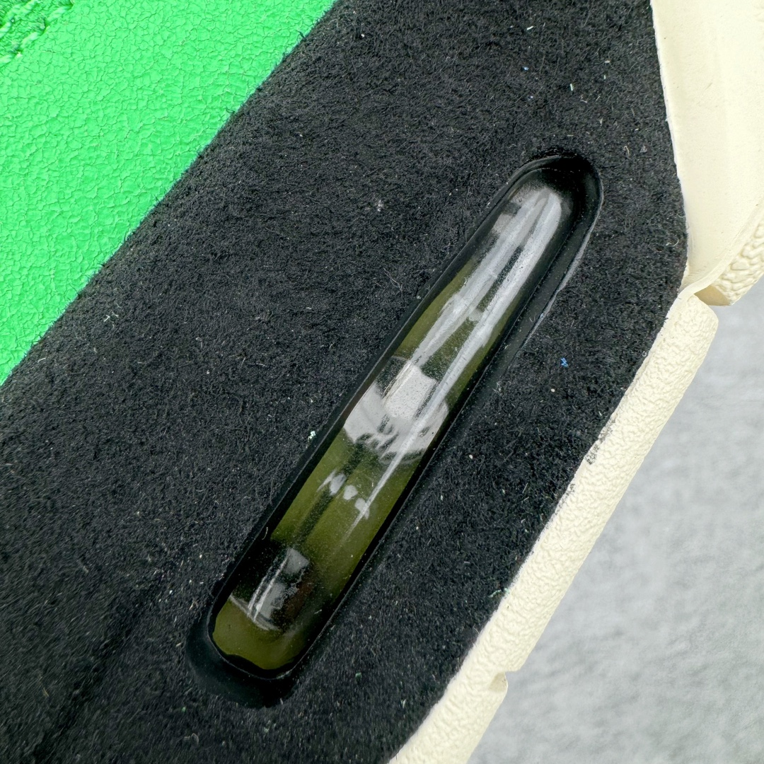 图片[17]-＃GX Air Jordan AJ4 Retro \\\”Manila\\\” 马尼拉绿色 AJ-965234 圈内最强四代 独家外贸特供尺码含 45.5 49.5 50.5 耗时半年巨作 全套原纸板楦头开发 原厂特供皮料加持 确保原汁原味 完美呈现四代版型 一比一鞋头弧度高度鞋身弧度 数据细节工艺流程均保持原鞋一致 原厂TPU网格鞋带扣 正确内里网布 菱角分明不变形无多余毛边 柔软性质感一致于原鞋 市场唯一原厂鞋扣模具 背面可见隐藏注塑口 原厂织唛标 原厂飞人电绣工艺 尾指中部跳三针 独家绑鞋带手法 印刷中底布 四线拉帮 米色美纹纸贴合固定 进口港宝加持 后跟自然饱满 全鞋荧光划线卡点 追求极致完美 每一双都是工艺品 多重QC质检 超越公司货的品控标准 实实在在的免检产品 注意原盒需要报货备注价格100元 损坏不退 尺码：40 40.5 41 42 42.5 43 44 44.5 45 45.5 46 47.5 48.5 49.5 50.5-选品中心