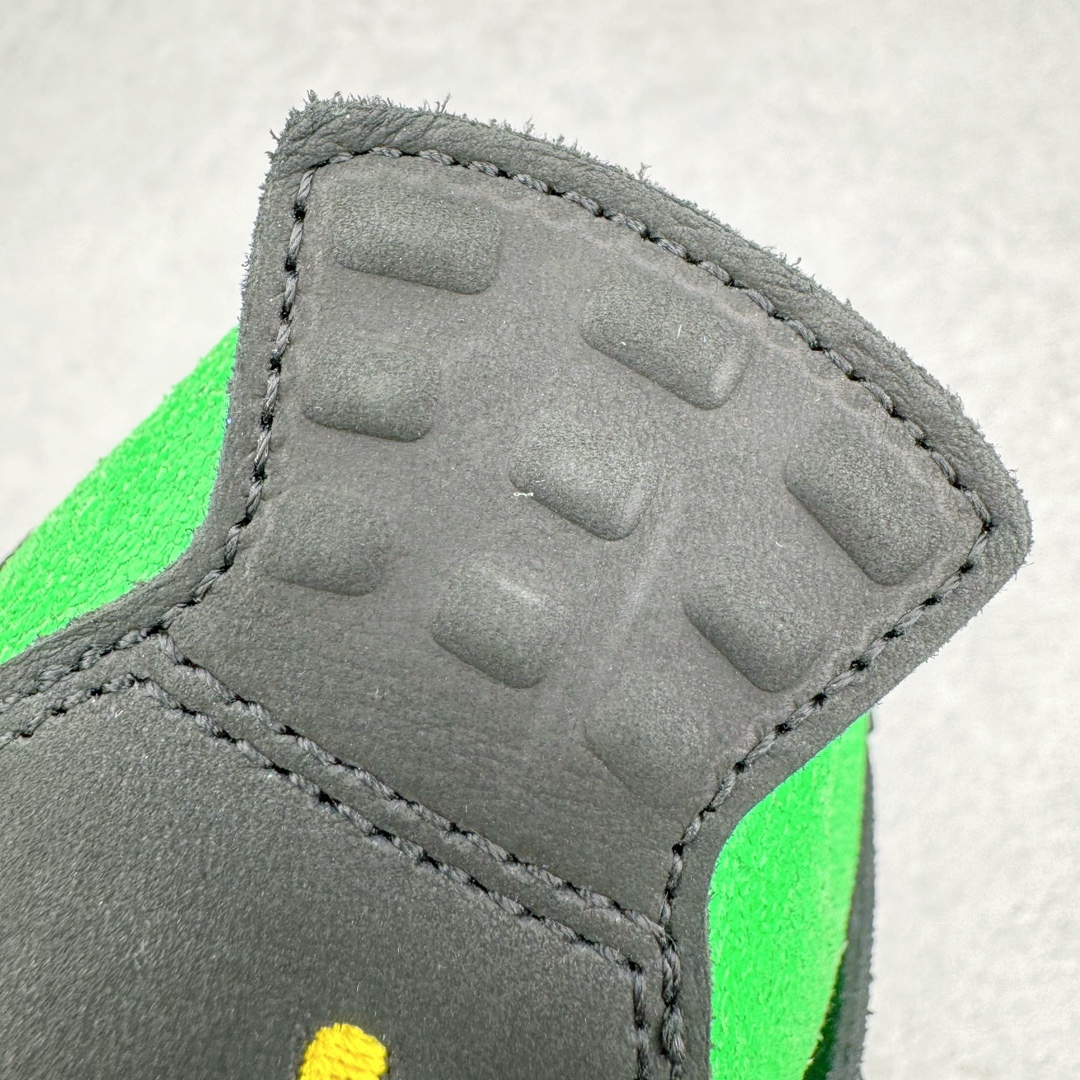 图片[12]-＃GX Air Jordan AJ4 Retro \\\”Manila\\\” 马尼拉绿色 AJ-965234 圈内最强四代 独家外贸特供尺码含 45.5 49.5 50.5 耗时半年巨作 全套原纸板楦头开发 原厂特供皮料加持 确保原汁原味 完美呈现四代版型 一比一鞋头弧度高度鞋身弧度 数据细节工艺流程均保持原鞋一致 原厂TPU网格鞋带扣 正确内里网布 菱角分明不变形无多余毛边 柔软性质感一致于原鞋 市场唯一原厂鞋扣模具 背面可见隐藏注塑口 原厂织唛标 原厂飞人电绣工艺 尾指中部跳三针 独家绑鞋带手法 印刷中底布 四线拉帮 米色美纹纸贴合固定 进口港宝加持 后跟自然饱满 全鞋荧光划线卡点 追求极致完美 每一双都是工艺品 多重QC质检 超越公司货的品控标准 实实在在的免检产品 注意原盒需要报货备注价格100元 损坏不退 尺码：40 40.5 41 42 42.5 43 44 44.5 45 45.5 46 47.5 48.5 49.5 50.5-选品中心