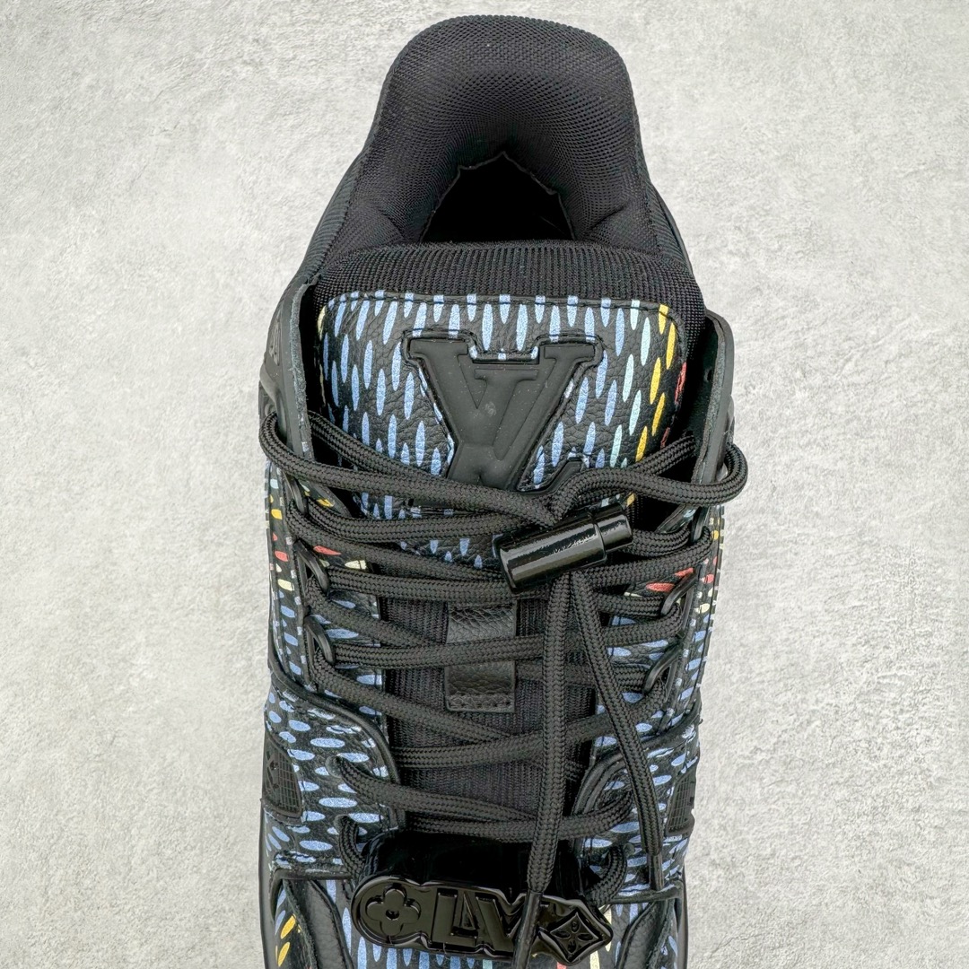 图片[5]-＃纯原福利 最稳版本 lv Trainer Maxi 小胖丁系列面包鞋 驴牌23S时尚走秀款 原版购入开发历时半年开发打造 原版完美楦型 多次调试 达到还原99% 鞋面独家订制细柔小牛皮 厚实织物鞋带 独家私模超轻TPU大底 原配扣子串珠 正确原装黄色鞋盒 正确中底印花 鞋面印花3D高频深度立体 全鞋电脑针车 紧密相连 针距密度一致 皮面裁剪部位 统一油边封口工艺 备受瞩目火热面包鞋再次拉满流量 各地网红上脚 立体饱满的彩色面包鞋身 超大版型重新诠释了 Virgil Abloh大热lv运动时装鞋 完美增高5CM Size 36 37 38 39 40 41 42 43 44 45-选品中心