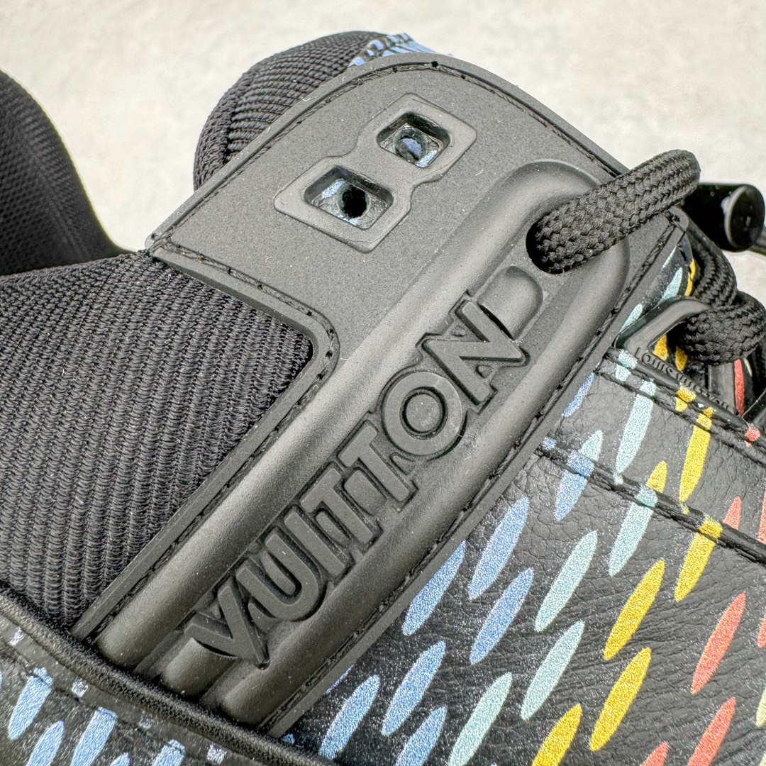 图片[13]-＃纯原福利 最稳版本 lv Trainer Maxi 小胖丁系列面包鞋 驴牌23S时尚走秀款 原版购入开发历时半年开发打造 原版完美楦型 多次调试 达到还原99% 鞋面独家订制细柔小牛皮 厚实织物鞋带 独家私模超轻TPU大底 原配扣子串珠 正确原装黄色鞋盒 正确中底印花 鞋面印花3D高频深度立体 全鞋电脑针车 紧密相连 针距密度一致 皮面裁剪部位 统一油边封口工艺 备受瞩目火热面包鞋再次拉满流量 各地网红上脚 立体饱满的彩色面包鞋身 超大版型重新诠释了 Virgil Abloh大热lv运动时装鞋 完美增高5CM Size 36 37 38 39 40 41 42 43 44 45-选品中心