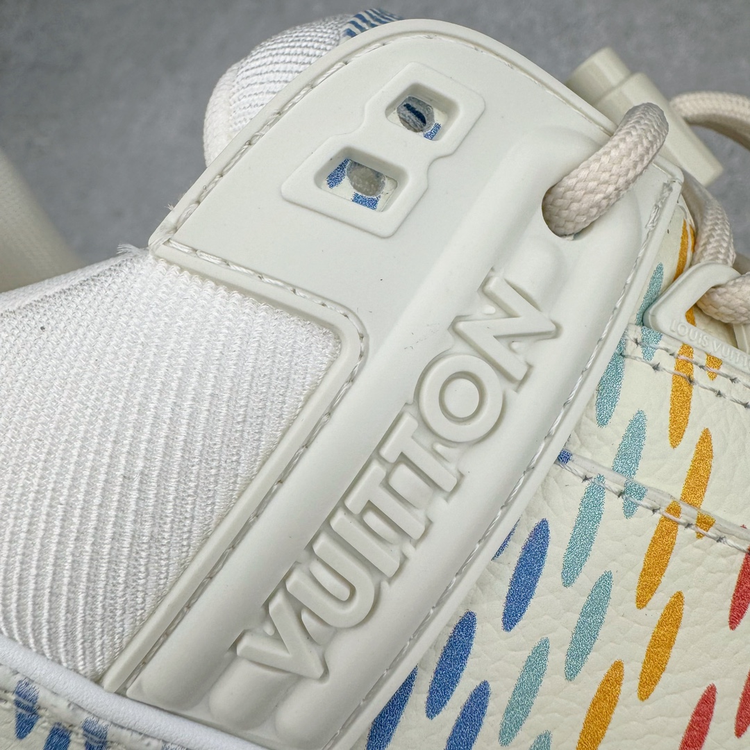 图片[15]-＃纯原福利 最稳版本 lv Trainer Maxi 小胖丁系列面包鞋 驴牌23S时尚走秀款 原版购入开发历时半年开发打造 原版完美楦型 多次调试 达到还原99% 鞋面独家订制细柔小牛皮 厚实织物鞋带 独家私模超轻TPU大底 原配扣子串珠 正确原装黄色鞋盒 正确中底印花 鞋面印花3D高频深度立体 全鞋电脑针车 紧密相连 针距密度一致 皮面裁剪部位 统一油边封口工艺 备受瞩目火热面包鞋再次拉满流量 各地网红上脚 立体饱满的彩色面包鞋身 超大版型重新诠释了 Virgil Abloh大热lv运动时装鞋 完美增高5CM Size 36 37 38 39 40 41 42 43 44 45-选品中心