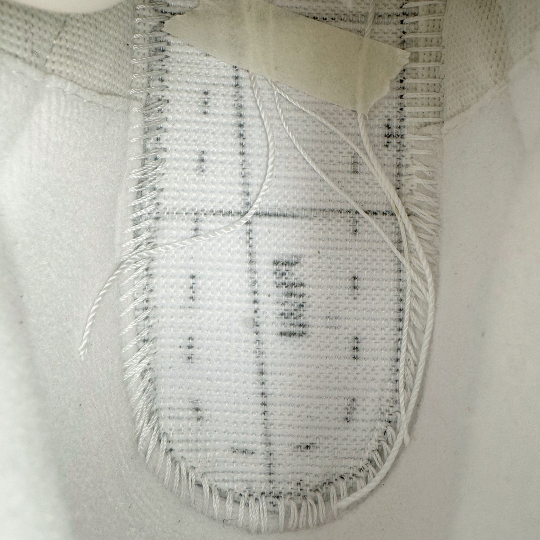 图片[10]-＃K版纯原 Air Jordan AJ3 Retro 北卡蓝 CT8532-104 原楦原纸板开发 确保原汁原味 原厂皮料质感色泽绝无偏差 完美中底拉帮 原厂中底钢印 原档案大底 如假白送 大底纹路 气垫通透度PU的回弹性均百分百还原 原厂电绣鞋舌飞人刺绣针数立体讲究精细欢迎对比正品原鞋 尺码：40 40.5 41 42 42.5 43 44 44.5 45 46 47.5-选品中心