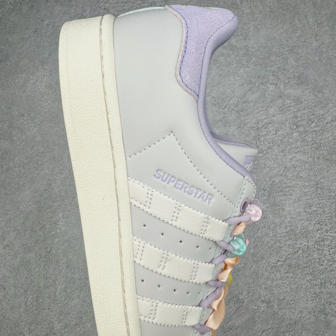 图片[6]-＃F版纯原 AD Originals Superstar 经典复古贝壳头板鞋 IF1804 诞生于1969年 是第一双将全皮面鞋 身与橡胶鞋头结合在一起的低帮篮球鞋 Superstar最开始 是作为高帮篮球鞋Pro Model的低帮版本而出现的 但因为其独特和醒目的橡胶鞋头造型而让大家熟知 被大家形象地称为\\\”shelltoe\\\”贝壳头 在70年代的美国职业篮球场上 接近3/4的NBA球员都将这双Superstar作为场上用鞋 80年代之后 经过不断的改良和发展 Superstar逐渐成为横跨时装、音乐、街头文化、休闲和运动等各大领域的时尚潮鞋 尺码：36 36.5 37 38 38.5 39 40 40.5 41 42 42.5 43 44 44.5 45-选品中心