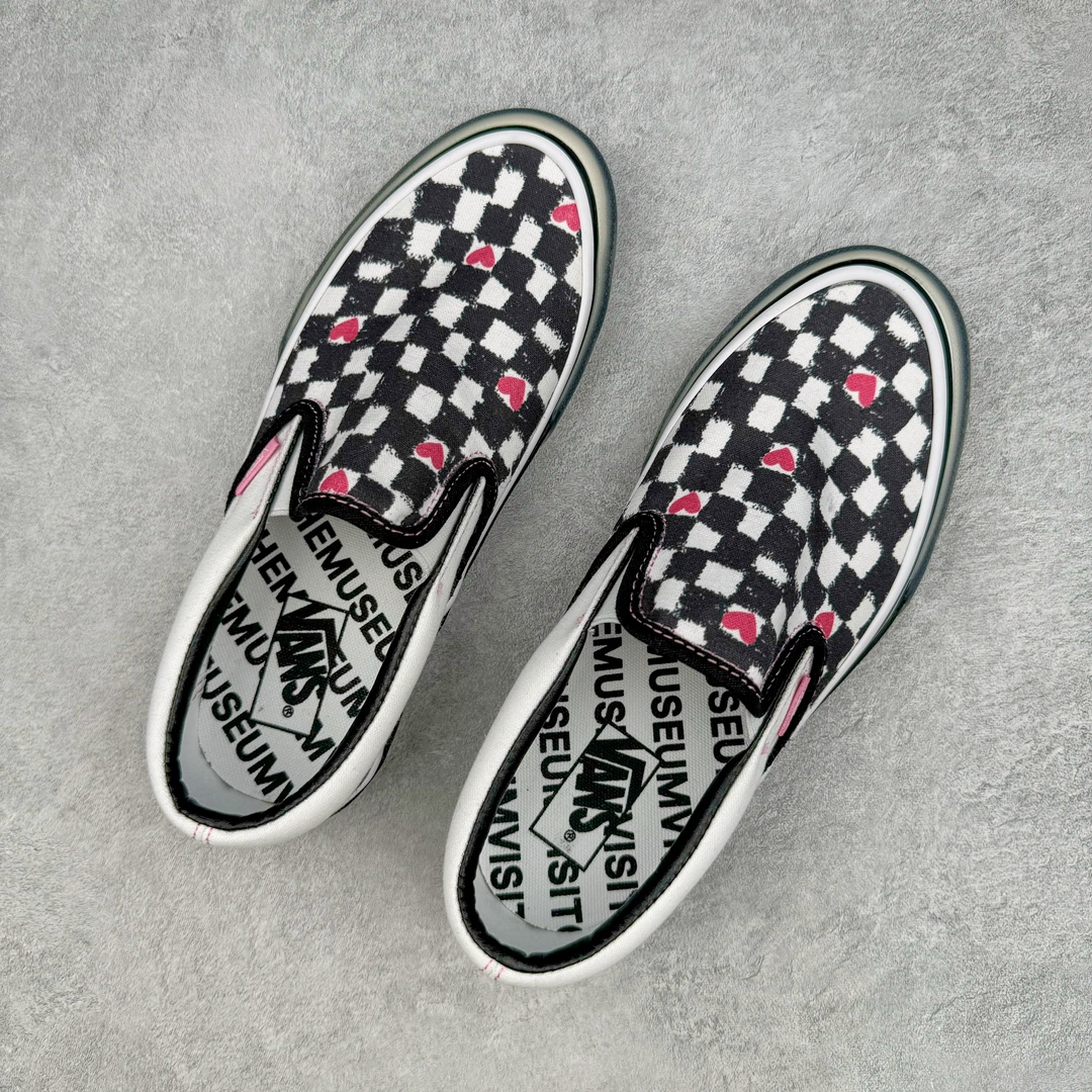 图片[3]-Vans Slip-On Classic 联名 THE MUSEUM VISITOR 创意总监 手绘涂鸦粉色点缀水晶底一脚蹬棋盘格 尺码：35 36 36.5 37 38 38.5 39 40 40.5 41 42 42.5 43 44-选品中心