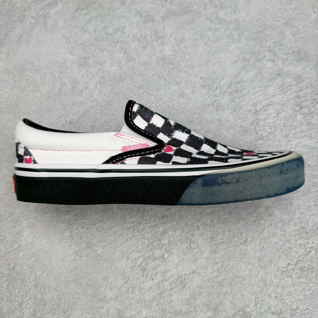 Vans Slip-On Classic 联名 THE MUSEUM VISITOR 创意总监 手绘涂鸦粉色点缀水晶底一脚蹬棋盘格 尺码：35 36 36.5 37 38 38.5 39 40 40.5 41 42 42.5 43 44-选品中心