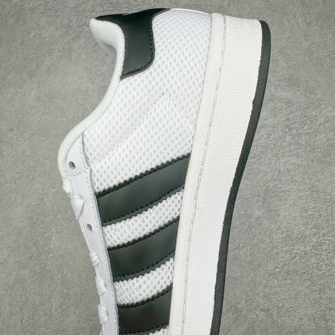 图片[7]-AD Originals Campus 00s 学院系列面包风经典复古低帮百搭休闲运动板鞋 这次 Originals 选择了以经典复古鞋型 Campus 为蓝本打造全新面包鞋 这款鞋型联名不断 冠希当年对它更是钟爱有加 论牌面丝毫不输贝壳头、Forum 等大热鞋型 这次 Campus 一改 80 年代的瘦长造型 鞋舌、鞋身、鞋底甚至细节都变大了 营造出千禧年前后流行的面包鞋宽大廓形 因此鞋名改为 Campus 00s 鞋身采用绒面皮料搭配白色常规皮革 质感上还是延续了经典 Campus 的设计 鞋舌填充更加饱满 让鞋款整体看起来更加圆润 搭配上这款浅蓝配色 「蓝胖子」造型真的很可爱 鞋舌还加入了与以往 Campus 不同的全新三叶草 Logo 令造型更具千禧气息 鞋带也采用了加宽的设计 如果你不喜欢 这次还附送了传统鞋带可以替换 鞋底采用了米黄做旧设计 凸显鞋款的复古年代感 除了清新可人的浅蓝配色 还有一款酷灰配色 造型更加硬朗复古 而且相比浅蓝配色更加耐脏 尺码：36 36⅔ 37⅓ 38 38⅔ 39⅓ 40 40⅔ 41⅓ 42 42⅔ 43⅓ 44 45-选品中心