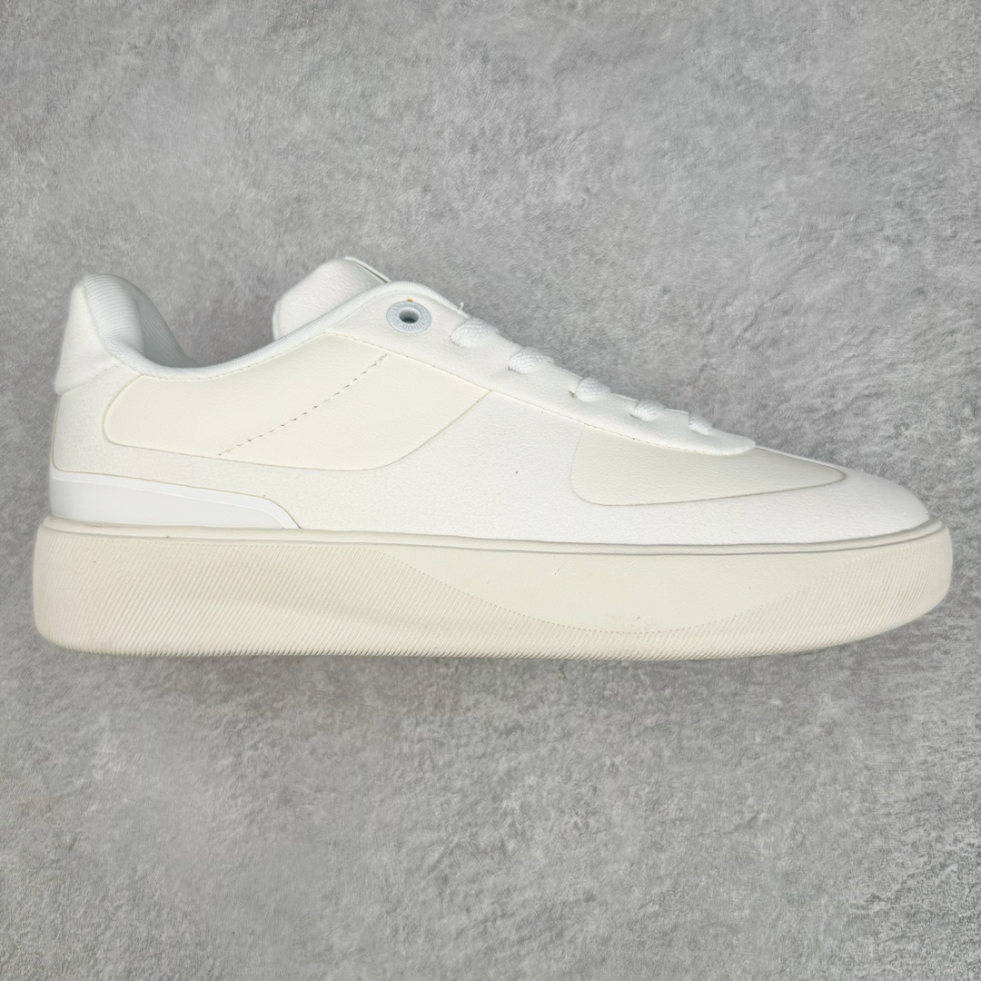 lululemon Cityverse 露露乐檬极简主义减震耐磨低帮生活休闲鞋 Cityverse将运动性能融入经典休闲鞋中，中底提供出色缓震，并贴合足部曲线，带来全天候的舒适感。鞋面采用两种材质拼接，且前半部分采用热熔压胶处理，无任何缝线，保留了鞋身整体性。模制泡沫的鞋垫带来上乘的脚感，在平日休闲穿着时不会磨脚，也能提供轻质软弹的效果。25年来，lululemon一直秉持“感受为先”的设计理念，并相信更好的感受带来更好的表现。此次男鞋的设计亦是如此。投入多年研究，针对男性在不同运动场景中的脚步形态设计了不同鞋履款式。同时，还进行了生物力学与形态学研究，为“他”带来更好的贴合度和感受。尺码：36 36.5 37.5 38 38.5 39 40 40.5 41 42 42.5 43 44 45-选品中心