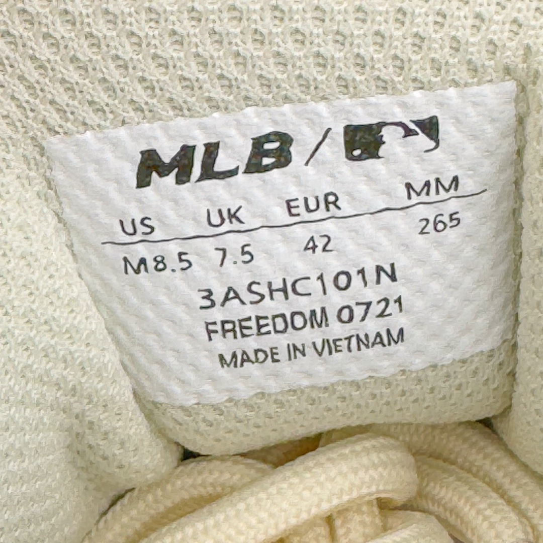 图片[12]-＃PB过验版 MLB Big Ball Chunky 复古印花老爹鞋系列低帮轻量增高厚底百搭休闲运动慢跑鞋 Korea韩国联名NY美国榄球纽约洋基队限定 目前可过轻松秒过各类鉴定 能操作的私聊 韩国代购专供 左脚内置NFC感应 区别市面贴纸假芯片 MLB专用菱形双针中底布 重点细节中底布带注胶孔 原厂NFC感应吊牌 支持鉴定 一个两位数 原盒原标 全套原楦原纸板原厂数据开发 中韩文保养标贴 绿色防霉片 平台代购专供 独家一比一RB+MD组合大底 高频后跟小人Logo精准对位立体饱满 正确网布加超迁鞋面 转印中底走线紧密 转印Logo工艺表层防刮不掉色 尺码：35 36 36.5 37.5 38 38.5 39 40 40.5 41 42 42.5 43 44 44.5 45-选品中心