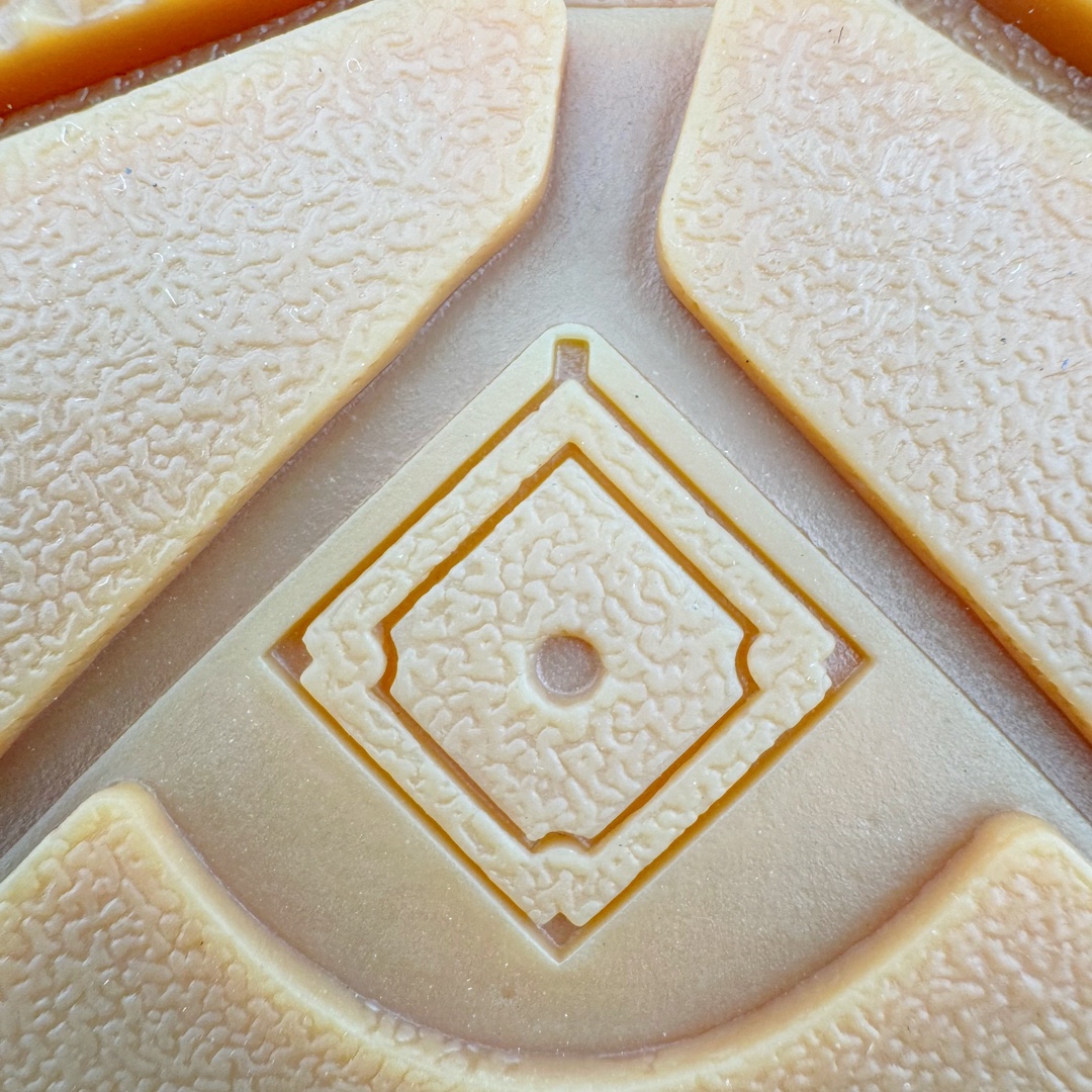 图片[18]-＃PB过验版 MLB Big Ball Chunky 复古印花老爹鞋系列低帮轻量增高厚底百搭休闲运动慢跑鞋 Korea韩国联名NY美国榄球纽约洋基队限定 目前可过轻松秒过各类鉴定 能操作的私聊 韩国代购专供 左脚内置NFC感应 区别市面贴纸假芯片 MLB专用菱形双针中底布 重点细节中底布带注胶孔 原厂NFC感应吊牌 支持鉴定 一个两位数 原盒原标 全套原楦原纸板原厂数据开发 中韩文保养标贴 绿色防霉片 平台代购专供 独家一比一RB+MD组合大底 高频后跟小人Logo精准对位立体饱满 正确网布加超迁鞋面 转印中底走线紧密 转印Logo工艺表层防刮不掉色 尺码：35 36 36.5 37.5 38 38.5 39 40 40.5 41 42 42.5 43 44 44.5 45-选品中心