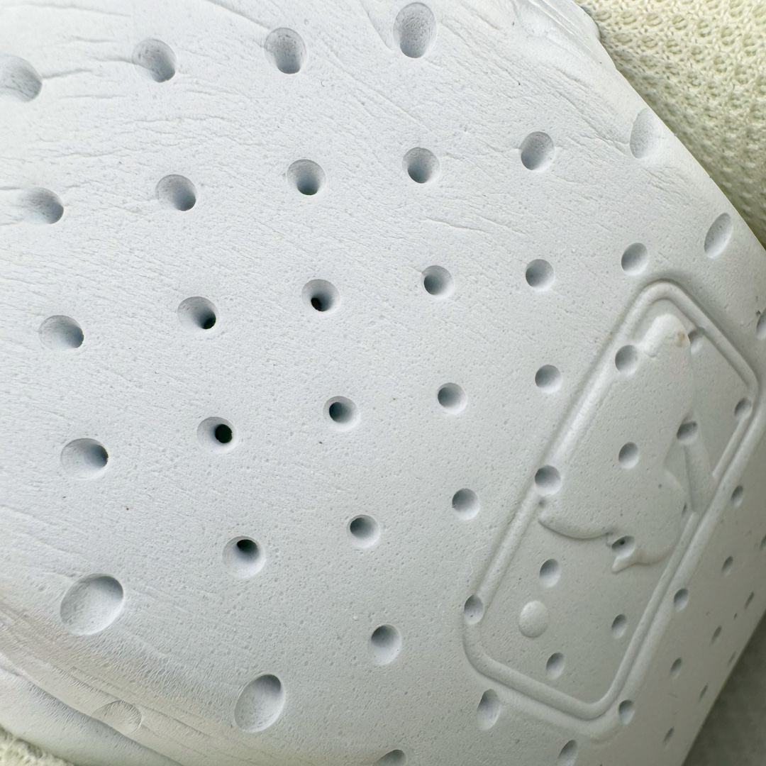 图片[11]-＃PB过验版 MLB Big Ball Chunky 复古印花老爹鞋系列低帮轻量增高厚底百搭休闲运动慢跑鞋 Korea韩国联名NY美国榄球纽约洋基队限定 目前可过轻松秒过各类鉴定 能操作的私聊 韩国代购专供 左脚内置NFC感应 区别市面贴纸假芯片 MLB专用菱形双针中底布 重点细节中底布带注胶孔 原厂NFC感应吊牌 支持鉴定 一个两位数 原盒原标 全套原楦原纸板原厂数据开发 中韩文保养标贴 绿色防霉片 平台代购专供 独家一比一RB+MD组合大底 高频后跟小人Logo精准对位立体饱满 正确网布加超迁鞋面 转印中底走线紧密 转印Logo工艺表层防刮不掉色 尺码：35 36 36.5 37.5 38 38.5 39 40 40.5 41 42 42.5 43 44 44.5 45-选品中心