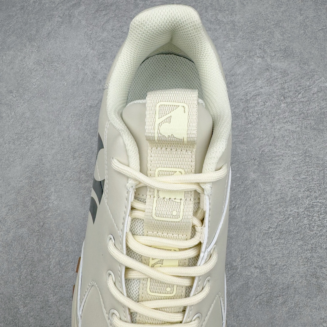 图片[5]-＃PB过验版 MLB Big Ball Chunky 复古印花老爹鞋系列低帮轻量增高厚底百搭休闲运动慢跑鞋 Korea韩国联名NY美国榄球纽约洋基队限定 目前可过轻松秒过各类鉴定 能操作的私聊 韩国代购专供 左脚内置NFC感应 区别市面贴纸假芯片 MLB专用菱形双针中底布 重点细节中底布带注胶孔 原厂NFC感应吊牌 支持鉴定 一个两位数 原盒原标 全套原楦原纸板原厂数据开发 中韩文保养标贴 绿色防霉片 平台代购专供 独家一比一RB+MD组合大底 高频后跟小人Logo精准对位立体饱满 正确网布加超迁鞋面 转印中底走线紧密 转印Logo工艺表层防刮不掉色 尺码：35 36 36.5 37.5 38 38.5 39 40 40.5 41 42 42.5 43 44 44.5 45-选品中心