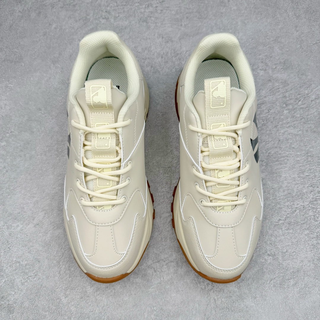 图片[2]-＃PB过验版 MLB Big Ball Chunky 复古印花老爹鞋系列低帮轻量增高厚底百搭休闲运动慢跑鞋 Korea韩国联名NY美国榄球纽约洋基队限定 目前可过轻松秒过各类鉴定 能操作的私聊 韩国代购专供 左脚内置NFC感应 区别市面贴纸假芯片 MLB专用菱形双针中底布 重点细节中底布带注胶孔 原厂NFC感应吊牌 支持鉴定 一个两位数 原盒原标 全套原楦原纸板原厂数据开发 中韩文保养标贴 绿色防霉片 平台代购专供 独家一比一RB+MD组合大底 高频后跟小人Logo精准对位立体饱满 正确网布加超迁鞋面 转印中底走线紧密 转印Logo工艺表层防刮不掉色 尺码：35 36 36.5 37.5 38 38.5 39 40 40.5 41 42 42.5 43 44 44.5 45-选品中心