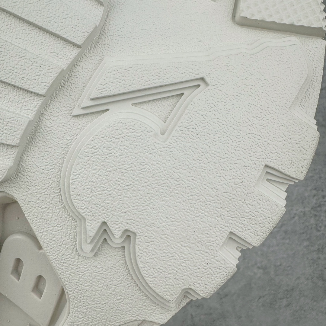 图片[17]-＃PB过验版 MLB Big Ball Chunky 复古印花老爹鞋系列低帮轻量增高厚底百搭休闲运动慢跑鞋 Korea韩国联名NY美国榄球纽约洋基队限定 目前可过轻松秒过各类鉴定 能操作的私聊 韩国代购专供 左脚内置NFC感应 区别市面贴纸假芯片 MLB专用菱形双针中底布 重点细节中底布带注胶孔 原厂NFC感应吊牌 支持鉴定 一个两位数 原盒原标 全套原楦原纸板原厂数据开发 中韩文保养标贴 绿色防霉片 平台代购专供 独家一比一RB+MD组合大底 高频后跟小人Logo精准对位立体饱满 正确网布加超迁鞋面 转印中底走线紧密 转印Logo工艺表层防刮不掉色 尺码：35 36 36.5 37.5 38 38.5 39 40 40.5 41 42 42.5 43 44 44.5 45-选品中心