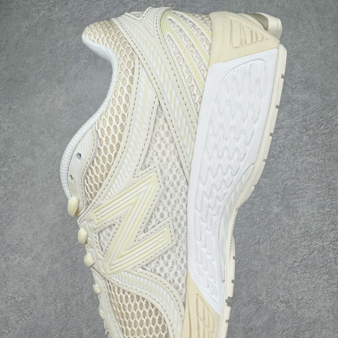 图片[7]-New Balance ML860 NB新百伦系列经典复古老爹风休闲运动慢跑鞋 860 是New Balance 著名的复古跑鞋型号，其heyday 需追溯至90 年代初期。最近，New Balance 回顾历史，以复兴860 为目标，推出这款经典跑鞋的全新升级版860 V2 ，而英国球鞋名所Footpatrol 也为这双新生款型打造一辑特别型录。新版本将N-ergy 与Acteva Lite 技术巧妙融合，其中前者可吸收冲击力，具优越减震性与弹性，而后者则使860 V2 保持轻巧、光滑的外观轮廓。球鞋采用开放式网眼制成，并附带恰到好处的金属饰面，亦为传统运动鞋带去更浓郁的现代气息。860 V2 在具备专业跑步鞋韧性的同时，也拥有围绕生活方式哲学而诞生的时髦感，不仅能够匹配日常风格，还适合用以塑造urban style，各位city boy 不要错过了。尺码：35 36 37 37.5 38 38.5 39.5 40 40.5 41 42 42.5 43 44-选品中心