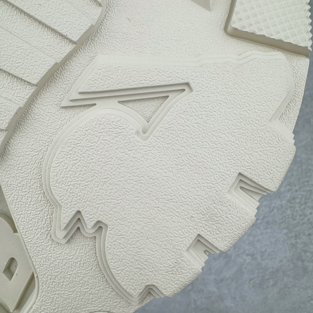 图片[17]-＃PB过验版 MLB Big Ball Chunky 复古印花老爹鞋系列低帮轻量增高厚底百搭休闲运动慢跑鞋 Korea韩国联名NY美国榄球纽约洋基队限定 目前可过轻松秒过各类鉴定 能操作的私聊 韩国代购专供 左脚内置NFC感应 区别市面贴纸假芯片 MLB专用菱形双针中底布 重点细节中底布带注胶孔 原厂NFC感应吊牌 支持鉴定 一个两位数 原盒原标 全套原楦原纸板原厂数据开发 中韩文保养标贴 绿色防霉片 平台代购专供 独家一比一RB+MD组合大底 高频后跟小人Logo精准对位立体饱满 正确网布加超迁鞋面 转印中底走线紧密 转印Logo工艺表层防刮不掉色 尺码：35 36 36.5 37.5 38 38.5 39 40 40.5 41 42 42.5 43 44 44.5 45-选品中心