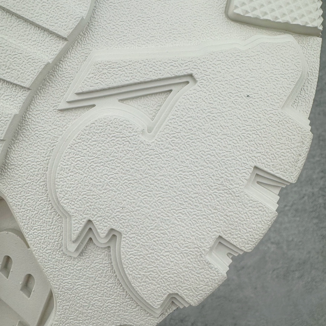 图片[16]-＃PB过验版 MLB Big Ball Chunky 复古印花老爹鞋系列低帮轻量增高厚底百搭休闲运动慢跑鞋 Korea韩国联名NY美国榄球纽约洋基队限定 目前可过轻松秒过各类鉴定 能操作的私聊 韩国代购专供 左脚内置NFC感应 区别市面贴纸假芯片 MLB专用菱形双针中底布 重点细节中底布带注胶孔 原厂NFC感应吊牌 支持鉴定 一个两位数 原盒原标 全套原楦原纸板原厂数据开发 中韩文保养标贴 绿色防霉片 平台代购专供 独家一比一RB+MD组合大底 高频后跟小人Logo精准对位立体饱满 正确网布加超迁鞋面 转印中底走线紧密 转印Logo工艺表层防刮不掉色 尺码：35 36 36.5 37.5 38 38.5 39 40 40.5 41 42 42.5 43 44 44.5 45-选品中心