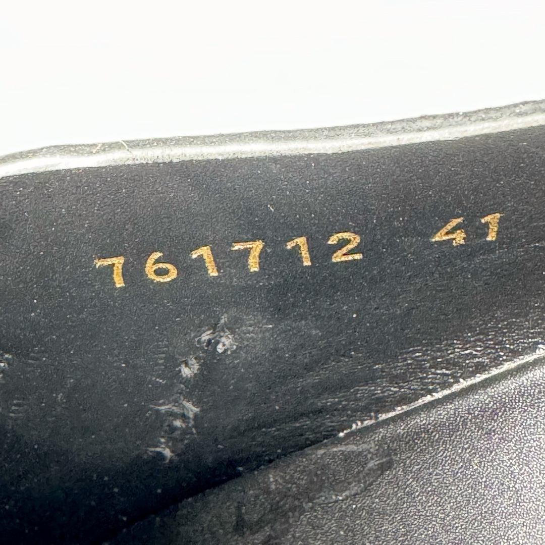 图片[19]-＃GD广顶 BALENCIAGA Sunday Mules 巴黎世家包头五指鞋 灵感正是源自于勃肯最具标志性的鞋款 Boston 无论是圆润的包头设计 还是脚背的搭扣 这些标志性元素均得以保留 只是鞋头被魔改为 BALENCIAGA 近两年颇具辨识度的五指轮廓 极具致敬玩味 或许是因为外观与原版过于相似 再加上 BALENCIAGA 的独特审美风格加持 Sunday Mule 无疑是将勃肯鞋的热度提升了一个层次 尺码：35 36 37 38 39 40 41 42 43 44 45-选品中心