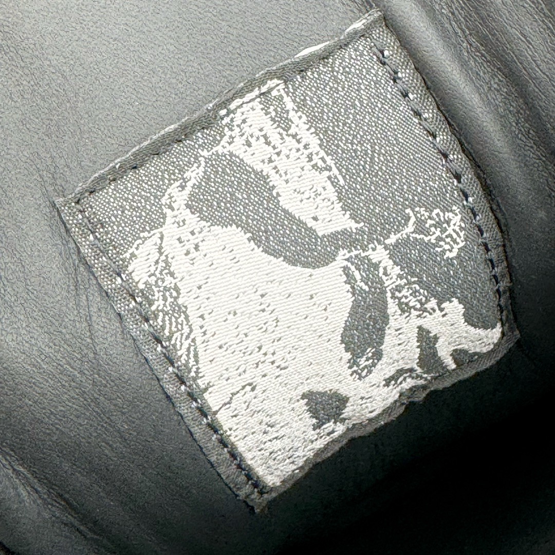 图片[20]-＃GD广顶 Rick Owens FW23 LUXOR 瑞克·欧文斯低帮皮面时尚运动板鞋面包鞋 黑白 二级市场已经7K以上 平台客户随意卖四位数 RO广东原厂出品 纯原天花板 原版一比一复刻 冲正绝不翻车 还原度达到百分之98以上 原楦开发纸版版型 ZP拆解原版1：1复模裁片纸版 力求做到0错位 这样才能达到和zp一致的鞋型味道 采用进口cnc数控机床开发对版独家tpu奶香大底 区别于市场所有版本 zp同源定制尼龙布 达到和zp一致手感 原厂进口细纹布 万邦订购原厂高弹粉红色海绵 内里搭配软质细腻羊皮 TPU高密度大底 软硬度透光度高已经测试和原版一致 尺码：39 40 41 42 43 44 45 46-选品中心