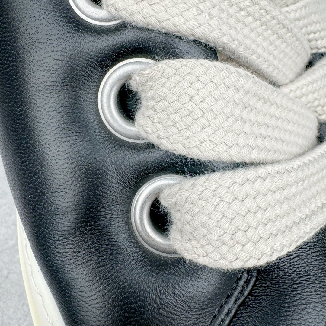 图片[13]-＃GD广顶 Rick Owens FW23 LUXOR 瑞克·欧文斯低帮皮面时尚运动板鞋面包鞋 黑白 二级市场已经7K以上 平台客户随意卖四位数 RO广东原厂出品 纯原天花板 原版一比一复刻 冲正绝不翻车 还原度达到百分之98以上 原楦开发纸版版型 ZP拆解原版1：1复模裁片纸版 力求做到0错位 这样才能达到和zp一致的鞋型味道 采用进口cnc数控机床开发对版独家tpu奶香大底 区别于市场所有版本 zp同源定制尼龙布 达到和zp一致手感 原厂进口细纹布 万邦订购原厂高弹粉红色海绵 内里搭配软质细腻羊皮 TPU高密度大底 软硬度透光度高已经测试和原版一致 尺码：39 40 41 42 43 44 45 46-选品中心
