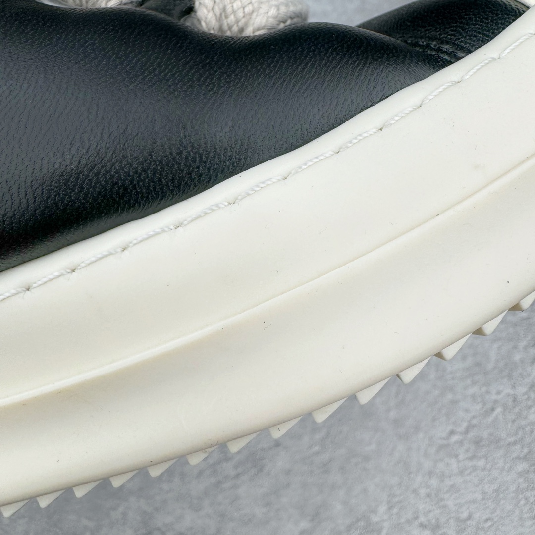 图片[14]-＃GD广顶 Rick Owens FW23 LUXOR 瑞克·欧文斯低帮皮面时尚运动板鞋面包鞋 黑白 二级市场已经7K以上 平台客户随意卖四位数 RO广东原厂出品 纯原天花板 原版一比一复刻 冲正绝不翻车 还原度达到百分之98以上 原楦开发纸版版型 ZP拆解原版1：1复模裁片纸版 力求做到0错位 这样才能达到和zp一致的鞋型味道 采用进口cnc数控机床开发对版独家tpu奶香大底 区别于市场所有版本 zp同源定制尼龙布 达到和zp一致手感 原厂进口细纹布 万邦订购原厂高弹粉红色海绵 内里搭配软质细腻羊皮 TPU高密度大底 软硬度透光度高已经测试和原版一致 尺码：39 40 41 42 43 44 45 46-选品中心
