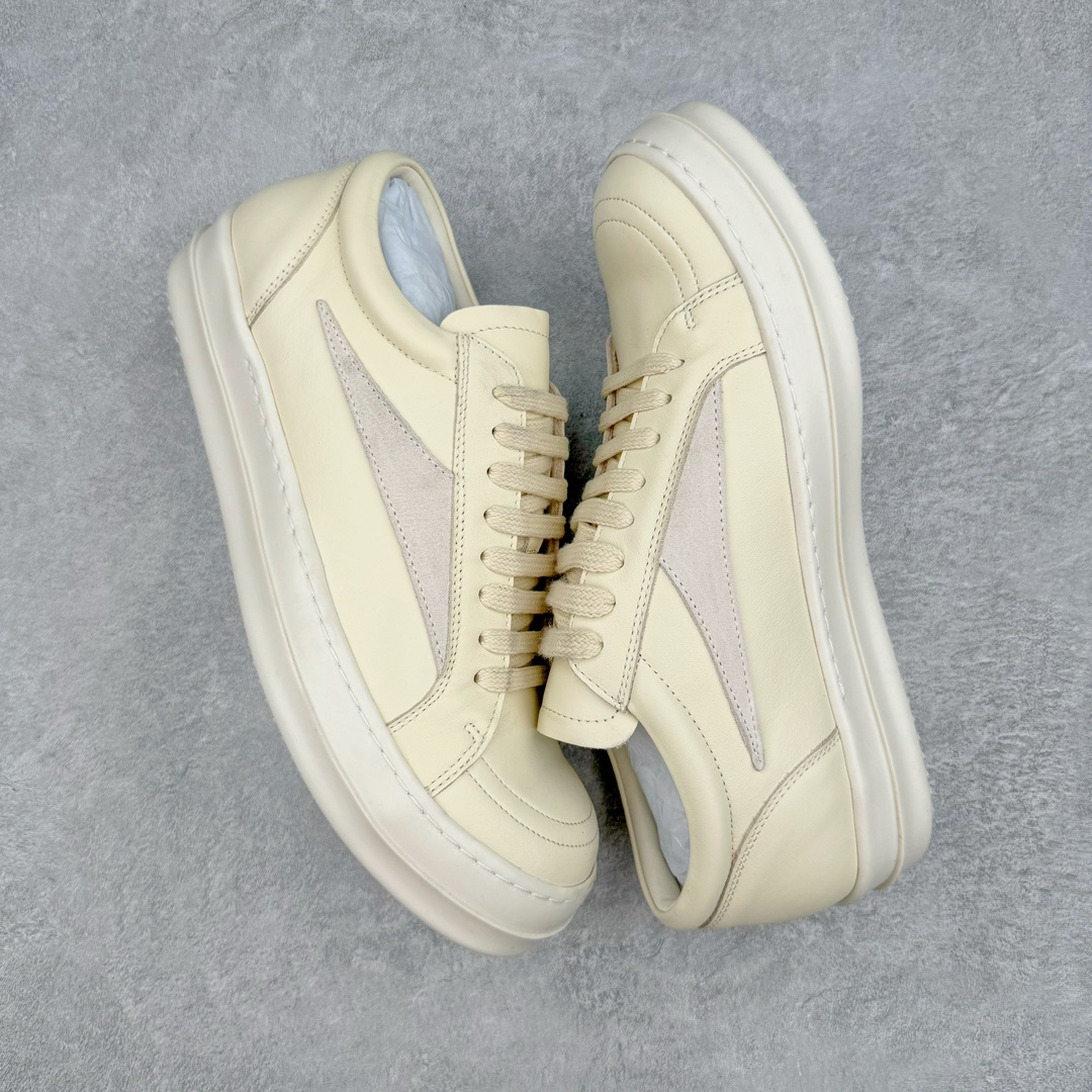 图片[3]-＃GD广顶 Rick Owens Edfu 瑞克·欧文斯低帮皮面时尚运动板鞋 奶白 二级市场已经7K以上 平台客户随意卖四位数 RO广东原厂出品 纯原天花板 原版一比一复刻 冲正绝不翻车 还原度达到百分之98以上 原楦开发纸版版型 ZP拆解原版1：1复模裁片纸版 力求做到0错位 这样才能达到和zp一致的鞋型味道 采用进口cnc数控机床开发对版独家tpu奶香大底 区别于市场所有版本 zp同源全头层粒面小牛皮 达到和zp一致手感 原厂进口细纹布 万邦订购原厂高弹粉红色海绵 内里搭配软质细腻羊皮 TPU高密度大底 软硬度透光度高已经测试和原版一致 尺码：39 40 41 42 43 44 45 46-选品中心