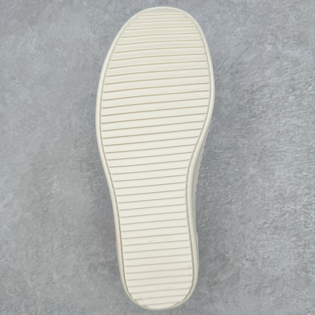 图片[9]-＃GD广顶 Rick Owens Edfu 瑞克·欧文斯低帮皮面时尚运动板鞋 奶白 二级市场已经7K以上 平台客户随意卖四位数 RO广东原厂出品 纯原天花板 原版一比一复刻 冲正绝不翻车 还原度达到百分之98以上 原楦开发纸版版型 ZP拆解原版1：1复模裁片纸版 力求做到0错位 这样才能达到和zp一致的鞋型味道 采用进口cnc数控机床开发对版独家tpu奶香大底 区别于市场所有版本 zp同源全头层粒面小牛皮 达到和zp一致手感 原厂进口细纹布 万邦订购原厂高弹粉红色海绵 内里搭配软质细腻羊皮 TPU高密度大底 软硬度透光度高已经测试和原版一致 尺码：39 40 41 42 43 44 45 46-选品中心