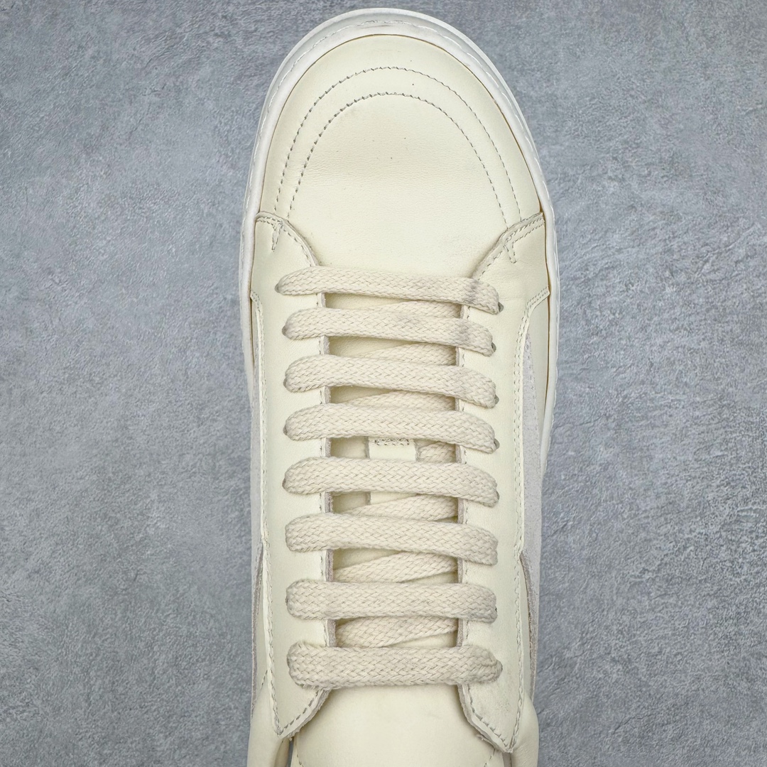 图片[4]-＃GD广顶 Rick Owens Edfu 瑞克·欧文斯低帮皮面时尚运动板鞋 奶白 二级市场已经7K以上 平台客户随意卖四位数 RO广东原厂出品 纯原天花板 原版一比一复刻 冲正绝不翻车 还原度达到百分之98以上 原楦开发纸版版型 ZP拆解原版1：1复模裁片纸版 力求做到0错位 这样才能达到和zp一致的鞋型味道 采用进口cnc数控机床开发对版独家tpu奶香大底 区别于市场所有版本 zp同源全头层粒面小牛皮 达到和zp一致手感 原厂进口细纹布 万邦订购原厂高弹粉红色海绵 内里搭配软质细腻羊皮 TPU高密度大底 软硬度透光度高已经测试和原版一致 尺码：39 40 41 42 43 44 45 46-选品中心