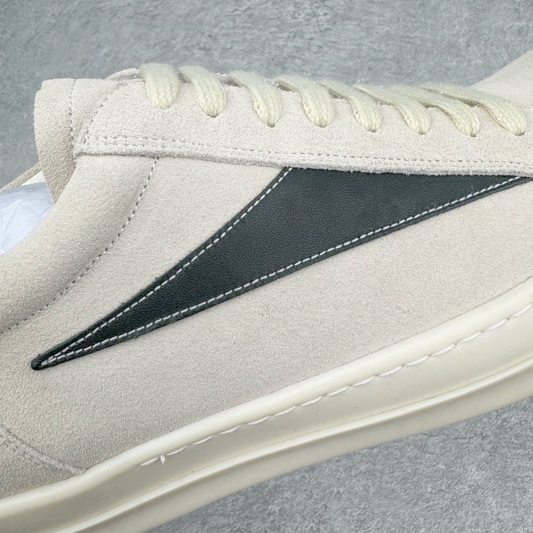 图片[14]-＃GD广顶 Rick Owens Edfu 瑞克·欧文斯低帮皮面时尚运动板鞋 二级市场已经7K以上 平台客户随意卖四位数 RO广东原厂出品 纯原天花板 原版一比一复刻 冲正绝不翻车 还原度达到百分之98以上 原楦开发纸版版型 ZP拆解原版1：1复模裁片纸版 力求做到0错位 这样才能达到和zp一致的鞋型味道 采用进口cnc数控机床开发对版独家tpu奶香大底 区别于市场所有版本 zp同源全头层粒面小牛皮 达到和zp一致手感 原厂进口细纹布 万邦订购原厂高弹粉红色海绵 内里搭配软质细腻羊皮 TPU高密度大底 软硬度透光度高已经测试和原版一致 尺码：39 40 41 42 43 44 45 46-选品中心