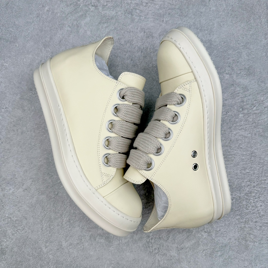 图片[3]-＃GD广顶 Rick Owens Drkshdw 瑞克·欧文斯低帮皮面时尚运动板鞋 奶白 二级市场已经7K以上 平台客户随意卖四位数 RO广东原厂出品 纯原天花板 原版一比一复刻 冲正绝不翻车 还原度达到百分之98以上 原楦开发纸版版型 ZP拆解原版1：1复模裁片纸版 力求做到0错位 这样才能达到和zp一致的鞋型味道 采用进口cnc数控机床开发对版独家tpu奶香大底 区别于市场所有版本 zp同源全头层粒面小牛皮 达到和zp一致手感 原厂进口细纹布 万邦订购原厂高弹粉红色海绵 内里搭配软质细腻羊皮 TPU高密度大底 软硬度透光度高已经测试和原版一致 尺码：39 40 41 42 43 44 45 46-选品中心