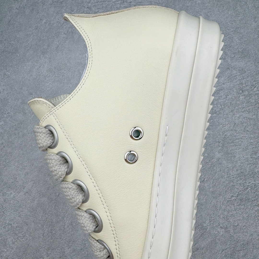 图片[7]-＃GD广顶 Rick Owens Drkshdw 瑞克·欧文斯低帮皮面时尚运动板鞋 奶白 二级市场已经7K以上 平台客户随意卖四位数 RO广东原厂出品 纯原天花板 原版一比一复刻 冲正绝不翻车 还原度达到百分之98以上 原楦开发纸版版型 ZP拆解原版1：1复模裁片纸版 力求做到0错位 这样才能达到和zp一致的鞋型味道 采用进口cnc数控机床开发对版独家tpu奶香大底 区别于市场所有版本 zp同源全头层粒面小牛皮 达到和zp一致手感 原厂进口细纹布 万邦订购原厂高弹粉红色海绵 内里搭配软质细腻羊皮 TPU高密度大底 软硬度透光度高已经测试和原版一致 尺码：39 40 41 42 43 44 45 46-选品中心