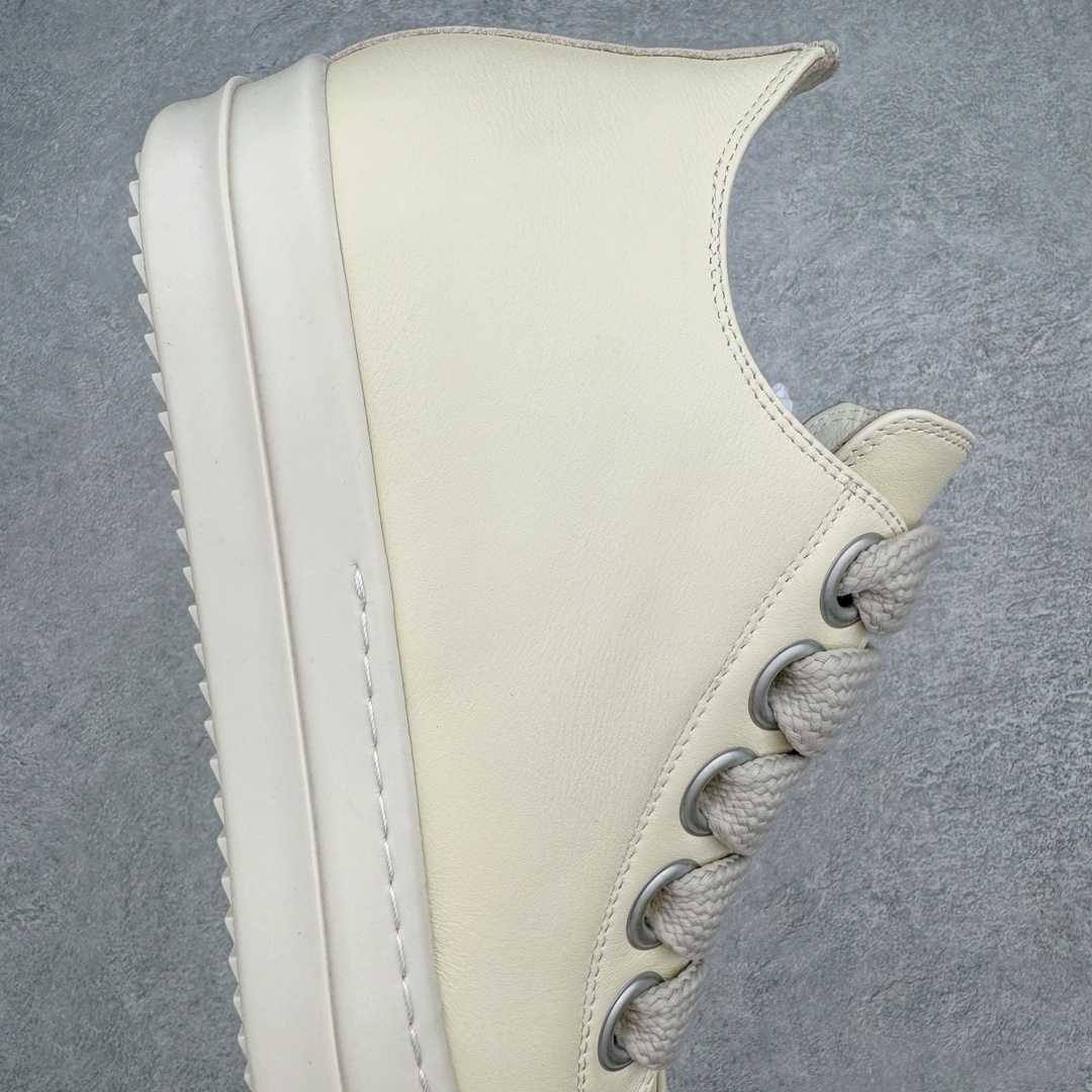 图片[6]-＃GD广顶 Rick Owens Drkshdw 瑞克·欧文斯低帮皮面时尚运动板鞋 奶白 二级市场已经7K以上 平台客户随意卖四位数 RO广东原厂出品 纯原天花板 原版一比一复刻 冲正绝不翻车 还原度达到百分之98以上 原楦开发纸版版型 ZP拆解原版1：1复模裁片纸版 力求做到0错位 这样才能达到和zp一致的鞋型味道 采用进口cnc数控机床开发对版独家tpu奶香大底 区别于市场所有版本 zp同源全头层粒面小牛皮 达到和zp一致手感 原厂进口细纹布 万邦订购原厂高弹粉红色海绵 内里搭配软质细腻羊皮 TPU高密度大底 软硬度透光度高已经测试和原版一致 尺码：39 40 41 42 43 44 45 46-选品中心