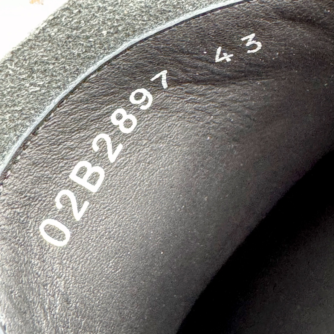 图片[10]-＃GD广顶 Rick Owens Edfu 瑞克·欧文斯低帮皮面时尚运动板鞋 二级市场已经7K以上 平台客户随意卖四位数 RO广东原厂出品 纯原天花板 原版一比一复刻 冲正绝不翻车 还原度达到百分之98以上 原楦开发纸版版型 ZP拆解原版1：1复模裁片纸版 力求做到0错位 这样才能达到和zp一致的鞋型味道 采用进口cnc数控机床开发对版独家tpu奶香大底 区别于市场所有版本 zp同源全头层粒面小牛皮 达到和zp一致手感 原厂进口细纹布 万邦订购原厂高弹粉红色海绵 内里搭配软质细腻羊皮 TPU高密度大底 软硬度透光度高已经测试和原版一致 尺码：39 40 41 42 43 44 45 46-选品中心