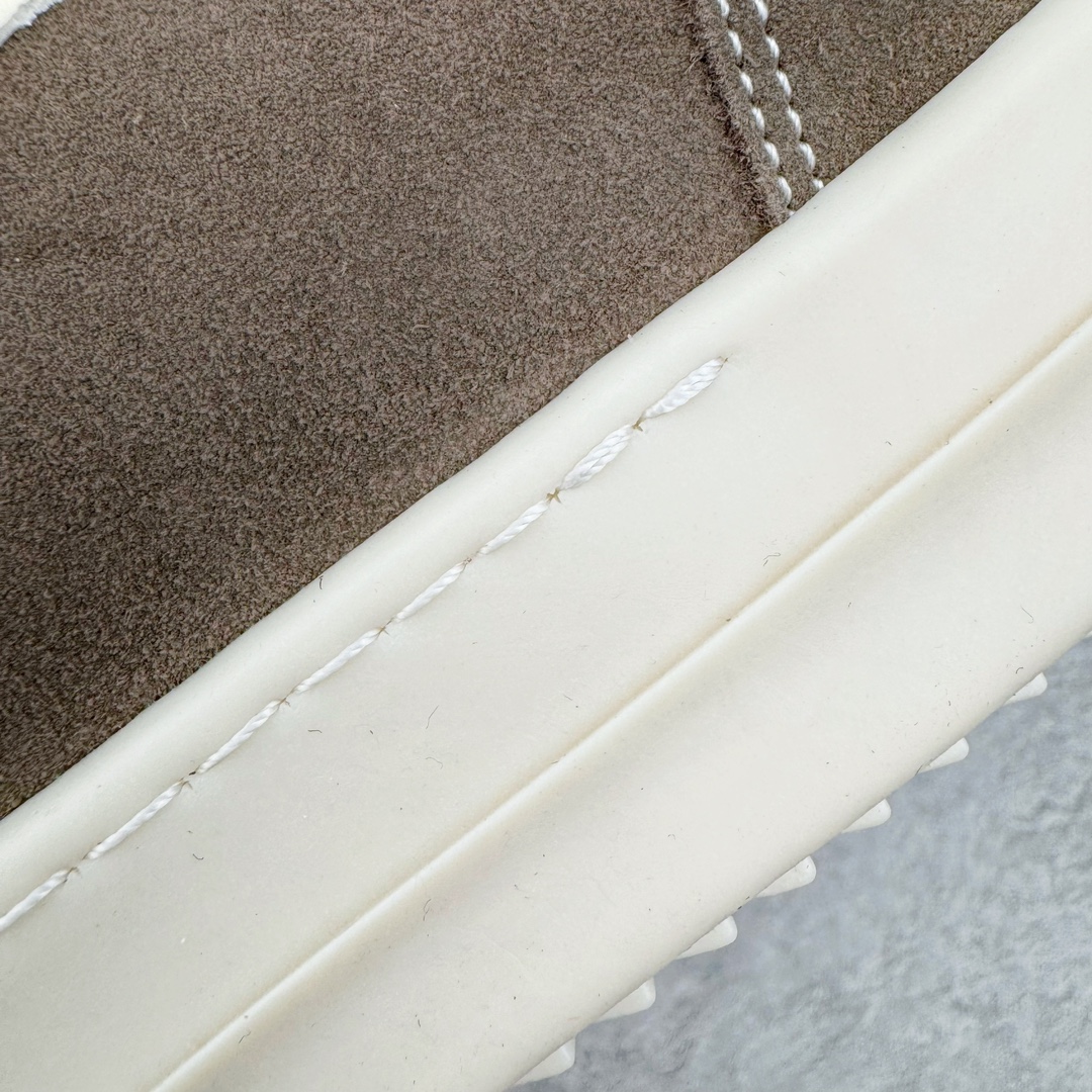 图片[11]-＃GD广顶 Rick Owens Edfu 瑞克·欧文斯低帮皮面时尚运动板鞋 二级市场已经7K以上 平台客户随意卖四位数 RO广东原厂出品 纯原天花板 原版一比一复刻 冲正绝不翻车 还原度达到百分之98以上 原楦开发纸版版型 ZP拆解原版1：1复模裁片纸版 力求做到0错位 这样才能达到和zp一致的鞋型味道 采用进口cnc数控机床开发对版独家tpu奶香大底 区别于市场所有版本 zp同源全头层粒面小牛皮 达到和zp一致手感 原厂进口细纹布 万邦订购原厂高弹粉红色海绵 内里搭配软质细腻羊皮 TPU高密度大底 软硬度透光度高已经测试和原版一致 尺码：39 40 41 42 43 44 45 46-选品中心