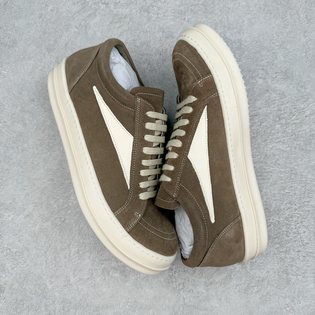 图片[3]-＃GD广顶 Rick Owens Edfu 瑞克·欧文斯低帮皮面时尚运动板鞋 二级市场已经7K以上 平台客户随意卖四位数 RO广东原厂出品 纯原天花板 原版一比一复刻 冲正绝不翻车 还原度达到百分之98以上 原楦开发纸版版型 ZP拆解原版1：1复模裁片纸版 力求做到0错位 这样才能达到和zp一致的鞋型味道 采用进口cnc数控机床开发对版独家tpu奶香大底 区别于市场所有版本 zp同源全头层粒面小牛皮 达到和zp一致手感 原厂进口细纹布 万邦订购原厂高弹粉红色海绵 内里搭配软质细腻羊皮 TPU高密度大底 软硬度透光度高已经测试和原版一致 尺码：39 40 41 42 43 44 45 46-选品中心