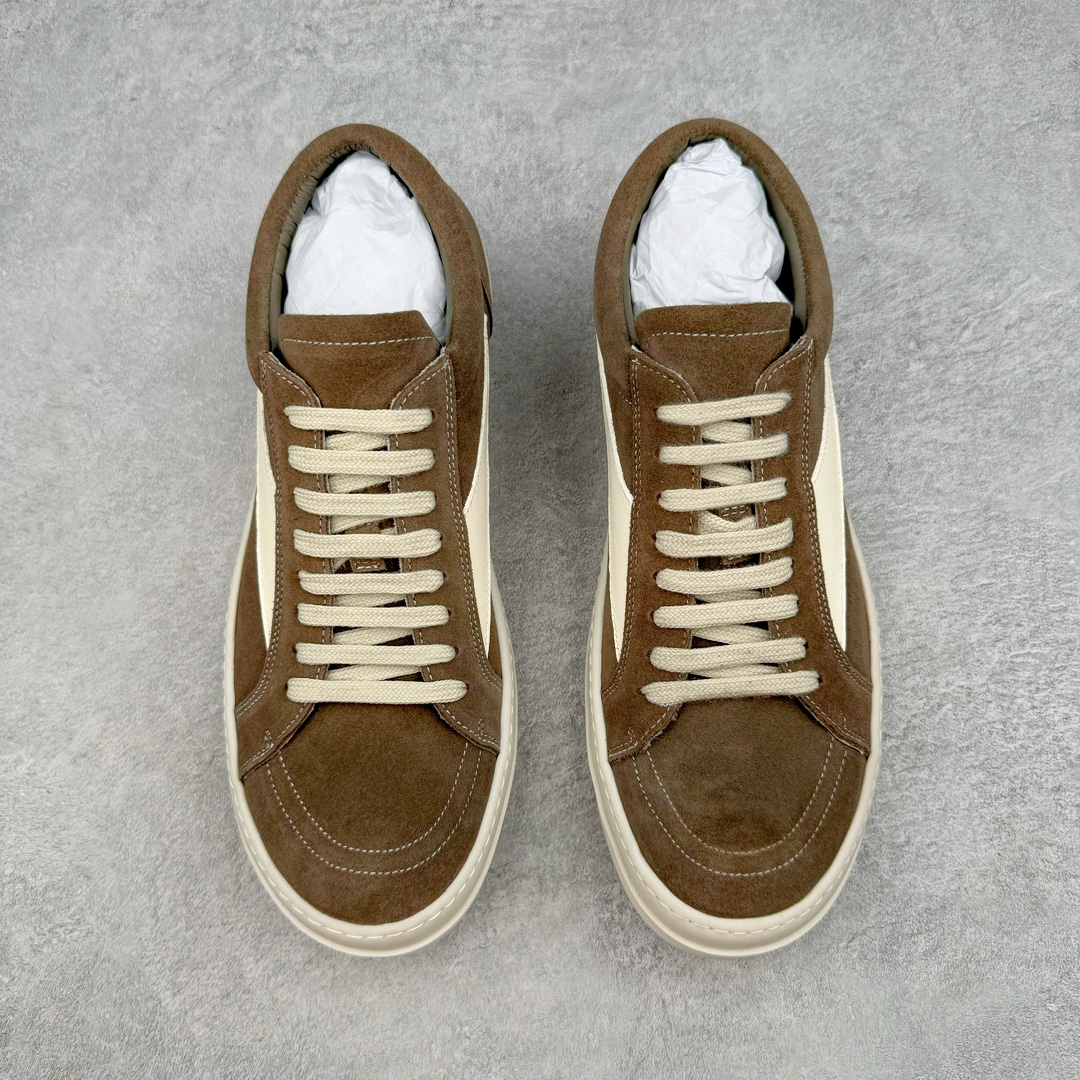 图片[2]-＃GD广顶 Rick Owens Edfu 瑞克·欧文斯低帮皮面时尚运动板鞋 二级市场已经7K以上 平台客户随意卖四位数 RO广东原厂出品 纯原天花板 原版一比一复刻 冲正绝不翻车 还原度达到百分之98以上 原楦开发纸版版型 ZP拆解原版1：1复模裁片纸版 力求做到0错位 这样才能达到和zp一致的鞋型味道 采用进口cnc数控机床开发对版独家tpu奶香大底 区别于市场所有版本 zp同源全头层粒面小牛皮 达到和zp一致手感 原厂进口细纹布 万邦订购原厂高弹粉红色海绵 内里搭配软质细腻羊皮 TPU高密度大底 软硬度透光度高已经测试和原版一致 尺码：39 40 41 42 43 44 45 46-选品中心