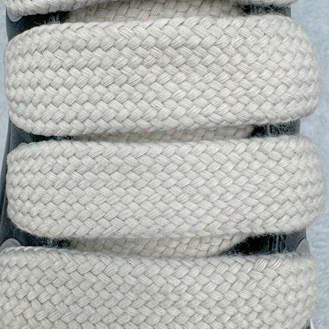 图片[11]-＃GD广顶 Rick Owens Drkshdw 瑞克·欧文斯低帮皮面时尚运动板鞋 黑白 二级市场已经7K以上 平台客户随意卖四位数 RO广东原厂出品 纯原天花板 原版一比一复刻 冲正绝不翻车 还原度达到百分之98以上 原楦开发纸版版型 ZP拆解原版1：1复模裁片纸版 力求做到0错位 这样才能达到和zp一致的鞋型味道 采用进口cnc数控机床开发对版独家tpu奶香大底 区别于市场所有版本 zp同源全头层粒面小牛皮 达到和zp一致手感 原厂进口细纹布 万邦订购原厂高弹粉红色海绵 内里搭配软质细腻羊皮 TPU高密度大底 软硬度透光度高已经测试和原版一致 尺码：39 40 41 42 43 44 45 46-选品中心