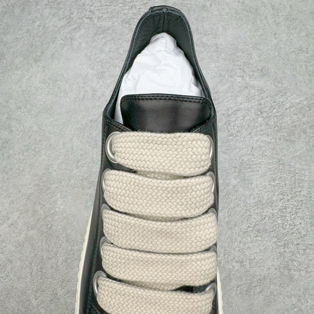 图片[5]-＃GD广顶 Rick Owens Drkshdw 瑞克·欧文斯低帮皮面时尚运动板鞋 黑白 二级市场已经7K以上 平台客户随意卖四位数 RO广东原厂出品 纯原天花板 原版一比一复刻 冲正绝不翻车 还原度达到百分之98以上 原楦开发纸版版型 ZP拆解原版1：1复模裁片纸版 力求做到0错位 这样才能达到和zp一致的鞋型味道 采用进口cnc数控机床开发对版独家tpu奶香大底 区别于市场所有版本 zp同源全头层粒面小牛皮 达到和zp一致手感 原厂进口细纹布 万邦订购原厂高弹粉红色海绵 内里搭配软质细腻羊皮 TPU高密度大底 软硬度透光度高已经测试和原版一致 尺码：39 40 41 42 43 44 45 46-选品中心