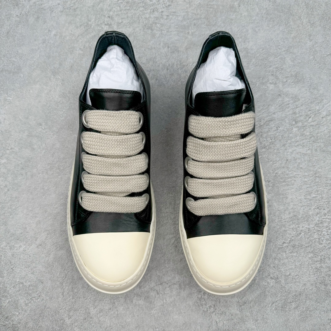 图片[2]-＃GD广顶 Rick Owens Drkshdw 瑞克·欧文斯低帮皮面时尚运动板鞋 黑白 二级市场已经7K以上 平台客户随意卖四位数 RO广东原厂出品 纯原天花板 原版一比一复刻 冲正绝不翻车 还原度达到百分之98以上 原楦开发纸版版型 ZP拆解原版1：1复模裁片纸版 力求做到0错位 这样才能达到和zp一致的鞋型味道 采用进口cnc数控机床开发对版独家tpu奶香大底 区别于市场所有版本 zp同源全头层粒面小牛皮 达到和zp一致手感 原厂进口细纹布 万邦订购原厂高弹粉红色海绵 内里搭配软质细腻羊皮 TPU高密度大底 软硬度透光度高已经测试和原版一致 尺码：39 40 41 42 43 44 45 46-选品中心