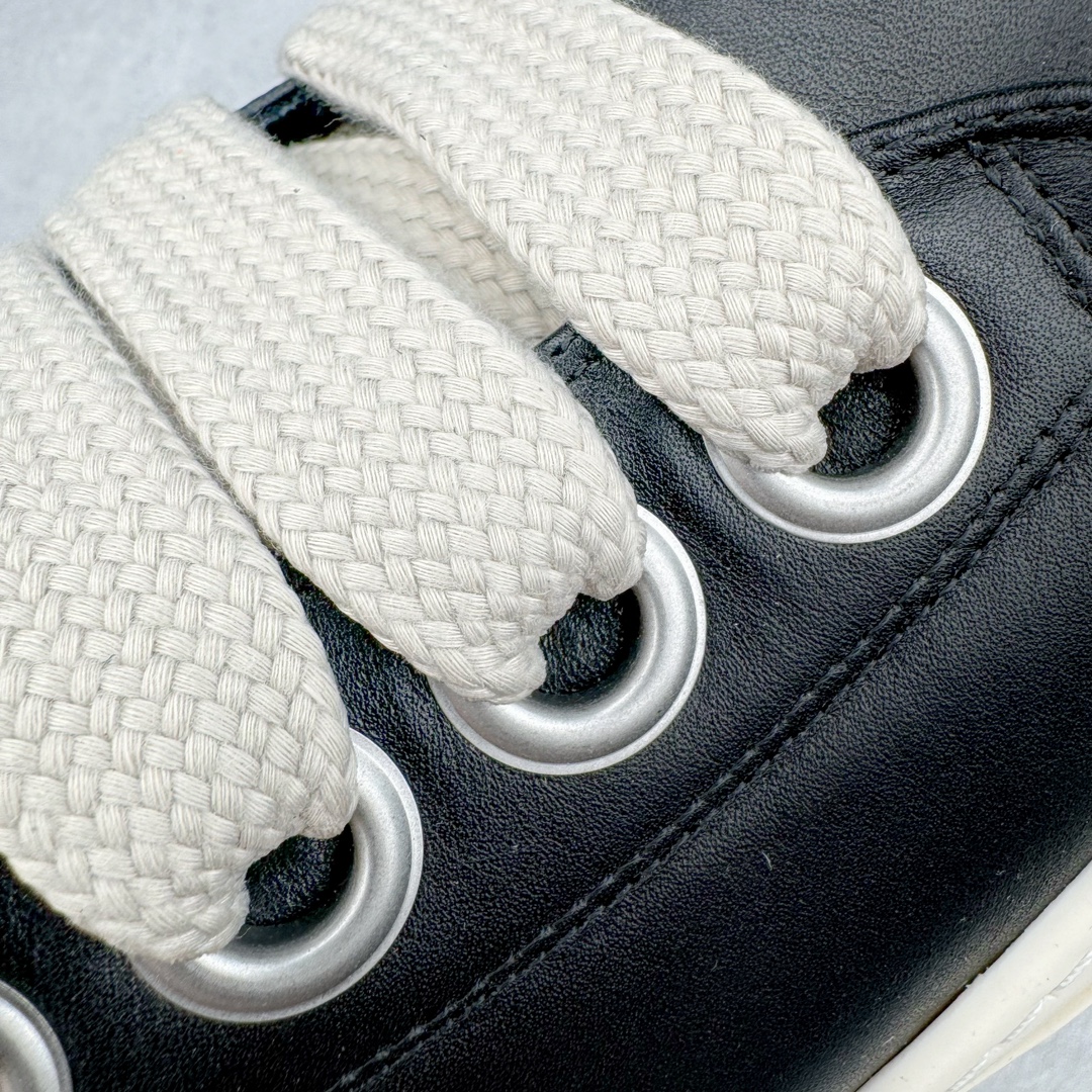 图片[17]-＃GD广顶 Rick Owens Drkshdw 瑞克·欧文斯低帮皮面时尚运动板鞋 黑白 二级市场已经7K以上 平台客户随意卖四位数 RO广东原厂出品 纯原天花板 原版一比一复刻 冲正绝不翻车 还原度达到百分之98以上 原楦开发纸版版型 ZP拆解原版1：1复模裁片纸版 力求做到0错位 这样才能达到和zp一致的鞋型味道 采用进口cnc数控机床开发对版独家tpu奶香大底 区别于市场所有版本 zp同源全头层粒面小牛皮 达到和zp一致手感 原厂进口细纹布 万邦订购原厂高弹粉红色海绵 内里搭配软质细腻羊皮 TPU高密度大底 软硬度透光度高已经测试和原版一致 尺码：39 40 41 42 43 44 45 46-选品中心