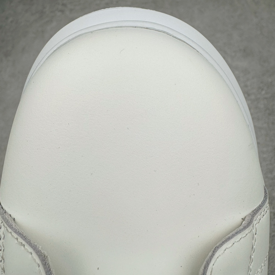 图片[17]-＃M纯原 Alexander McQueen/亚历山大麦昆经典松糕鞋厚底增高小白鞋 黑绒尾 增高效果7CM 最经典简约百搭的小白鞋没有之一 官方2023版最新细节 意大利进口原厂开边珠抗裂头层牛皮 表层面皮带凸起不规则小漆点 升级进口牛皮内里加PU鞋垫 区别市面旧版国产丝光绸鞋面加小羊皮内里 成本单价回弹度性耐磨性不在一个级别 E厂钢印烫金中底版细节 注意此代工厂出品没有带固特异钉子 最完美的增高百搭小白鞋 全套原版包装 配件齐全 官方一致 凹凸定制正品原盒包装 定制灰色得物纸盒外包装加固 尺码：35 36 37 38 39 40 41 42 43 44 45-选品中心