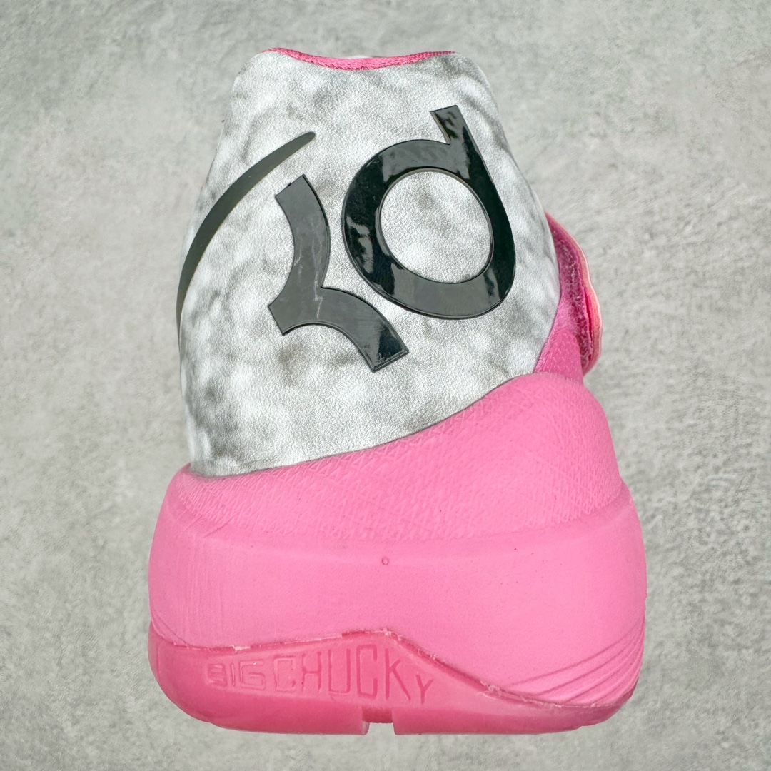 图片[8]-＃K版纯原 NK KD Ⅳ 杜兰特4代实战篮球鞋 乳腺癌粉 473679-601 绝迹单品 实战神鞋 Sneaker鞋柜必备 为了应杜兰特追求鞋子轻质 包裹强的要求 将轻盈的Hyperfuse 鞋面与Adaptive Fit黏扣带系统完美结合 大大提升了鞋子的包裏性能 同时鞋帮的高度也达到了杜兰特球鞋的新低 极大程度的解放了脚踝 搭配前掌的Zoom气垫 突破响应非常迅速 外底使用了闪电状的纹路设计 暗合杜兰特的称号 鞋底不规则纹路设计 带来良好的抓地力 尺码：40 40.5 41 42 42.5 43 44 44.5 45 46\\r-选品中心