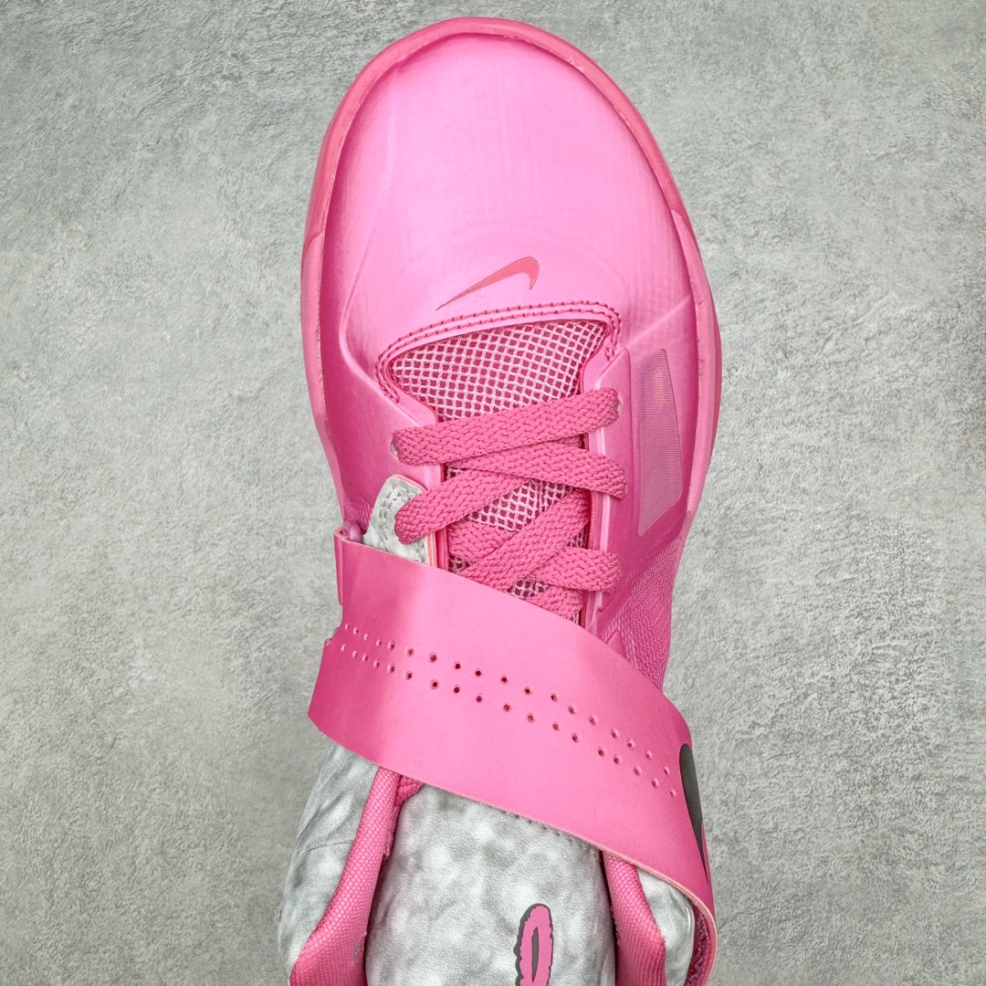 图片[4]-＃K版纯原 NK KD Ⅳ 杜兰特4代实战篮球鞋 乳腺癌粉 473679-601 绝迹单品 实战神鞋 Sneaker鞋柜必备 为了应杜兰特追求鞋子轻质 包裹强的要求 将轻盈的Hyperfuse 鞋面与Adaptive Fit黏扣带系统完美结合 大大提升了鞋子的包裏性能 同时鞋帮的高度也达到了杜兰特球鞋的新低 极大程度的解放了脚踝 搭配前掌的Zoom气垫 突破响应非常迅速 外底使用了闪电状的纹路设计 暗合杜兰特的称号 鞋底不规则纹路设计 带来良好的抓地力 尺码：40 40.5 41 42 42.5 43 44 44.5 45 46\\r-选品中心