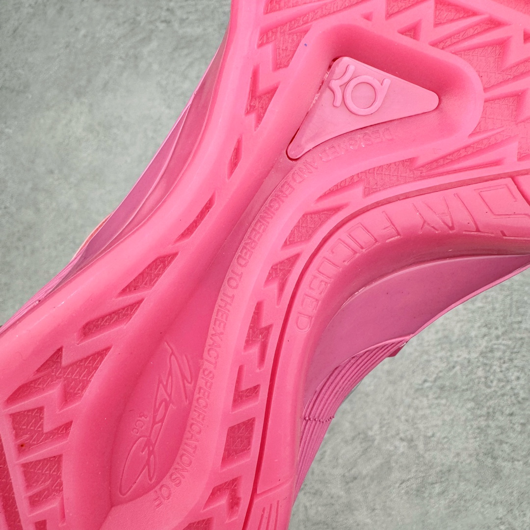 图片[22]-＃K版纯原 NK KD Ⅳ 杜兰特4代实战篮球鞋 乳腺癌粉 473679-601 绝迹单品 实战神鞋 Sneaker鞋柜必备 为了应杜兰特追求鞋子轻质 包裹强的要求 将轻盈的Hyperfuse 鞋面与Adaptive Fit黏扣带系统完美结合 大大提升了鞋子的包裏性能 同时鞋帮的高度也达到了杜兰特球鞋的新低 极大程度的解放了脚踝 搭配前掌的Zoom气垫 突破响应非常迅速 外底使用了闪电状的纹路设计 暗合杜兰特的称号 鞋底不规则纹路设计 带来良好的抓地力 尺码：40 40.5 41 42 42.5 43 44 44.5 45 46\\r-选品中心