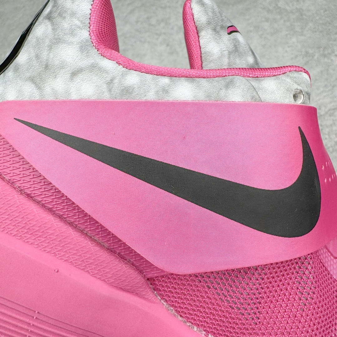 图片[18]-＃K版纯原 NK KD Ⅳ 杜兰特4代实战篮球鞋 乳腺癌粉 473679-601 绝迹单品 实战神鞋 Sneaker鞋柜必备 为了应杜兰特追求鞋子轻质 包裹强的要求 将轻盈的Hyperfuse 鞋面与Adaptive Fit黏扣带系统完美结合 大大提升了鞋子的包裏性能 同时鞋帮的高度也达到了杜兰特球鞋的新低 极大程度的解放了脚踝 搭配前掌的Zoom气垫 突破响应非常迅速 外底使用了闪电状的纹路设计 暗合杜兰特的称号 鞋底不规则纹路设计 带来良好的抓地力 尺码：40 40.5 41 42 42.5 43 44 44.5 45 46\\r-选品中心