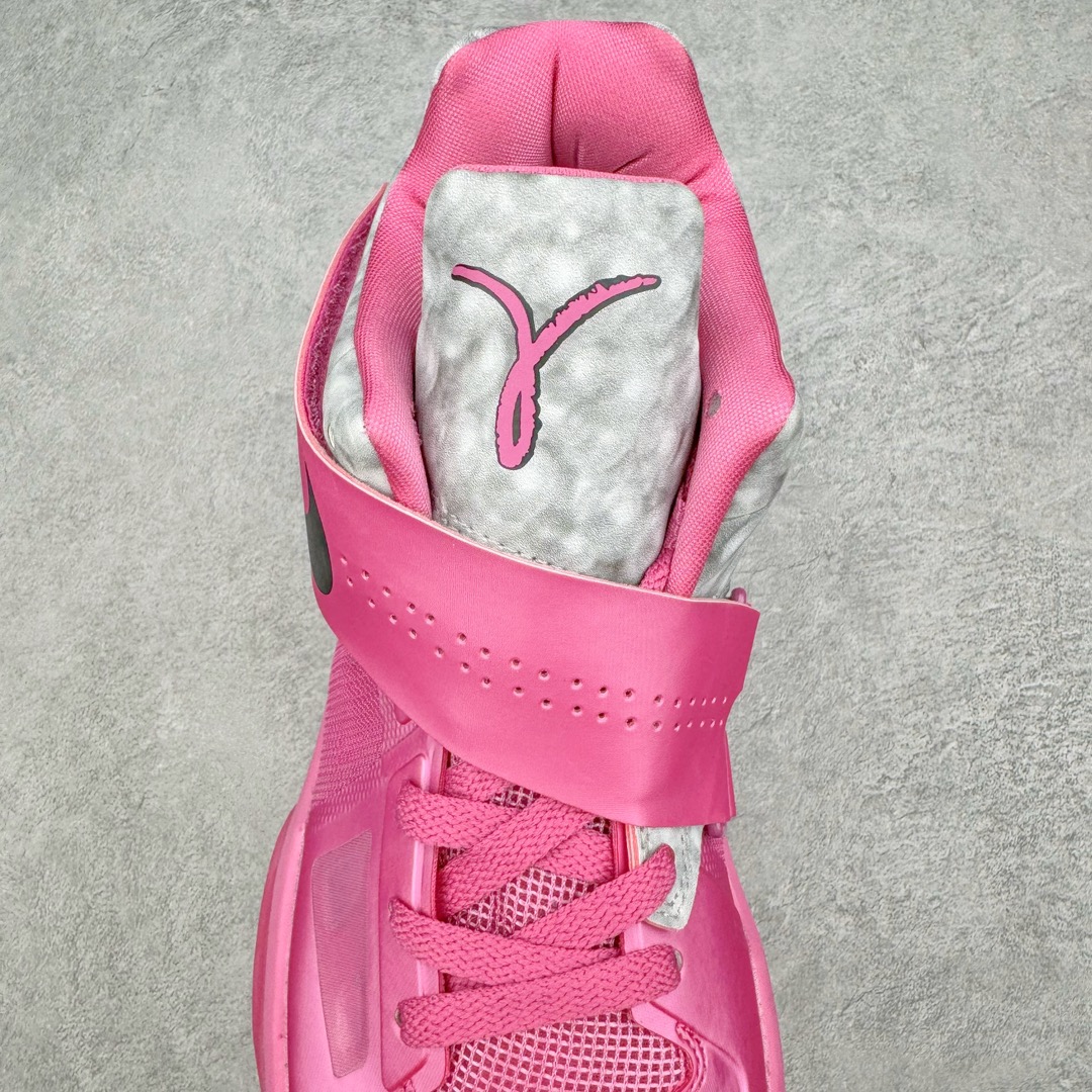 图片[5]-＃K版纯原 NK KD Ⅳ 杜兰特4代实战篮球鞋 乳腺癌粉 473679-601 绝迹单品 实战神鞋 Sneaker鞋柜必备 为了应杜兰特追求鞋子轻质 包裹强的要求 将轻盈的Hyperfuse 鞋面与Adaptive Fit黏扣带系统完美结合 大大提升了鞋子的包裏性能 同时鞋帮的高度也达到了杜兰特球鞋的新低 极大程度的解放了脚踝 搭配前掌的Zoom气垫 突破响应非常迅速 外底使用了闪电状的纹路设计 暗合杜兰特的称号 鞋底不规则纹路设计 带来良好的抓地力 尺码：40 40.5 41 42 42.5 43 44 44.5 45 46\\r-选品中心