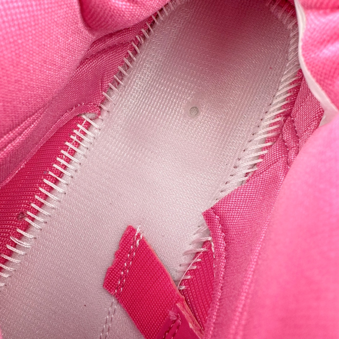 图片[11]-＃K版纯原 NK KD Ⅳ 杜兰特4代实战篮球鞋 乳腺癌粉 473679-601 绝迹单品 实战神鞋 Sneaker鞋柜必备 为了应杜兰特追求鞋子轻质 包裹强的要求 将轻盈的Hyperfuse 鞋面与Adaptive Fit黏扣带系统完美结合 大大提升了鞋子的包裏性能 同时鞋帮的高度也达到了杜兰特球鞋的新低 极大程度的解放了脚踝 搭配前掌的Zoom气垫 突破响应非常迅速 外底使用了闪电状的纹路设计 暗合杜兰特的称号 鞋底不规则纹路设计 带来良好的抓地力 尺码：40 40.5 41 42 42.5 43 44 44.5 45 46\\r-选品中心