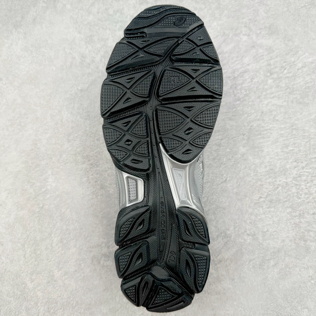 图片[9]-Asics GEL-NYC 亚瑟士防滑耐磨透气低帮运动休闲鞋 GEL-NYC™ 运动鞋的灵感源自传统和现代高性能跑步风格 其鞋面结构参考了 2000 年代初的 GEL-NIMBUS™ 3 鞋 并将其与 MC-PLUS V 设计中的各种装饰融为一体 该工装通过使用 GEL-CUMULUS® 16 鞋的工装系统来对比鞋面的复古风格 通过轻质泡沫和 GEL® 技术嵌入物的结合 这种中底结构有助于创造先进的脚底舒适度 尺码：36 37 37.5 38 39 40.5 41.5 42 42.5 43.5 44 45-选品中心