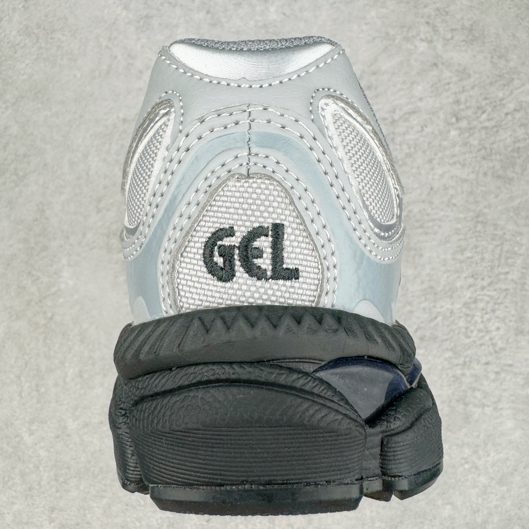 图片[8]-Asics GEL-NYC 亚瑟士防滑耐磨透气低帮运动休闲鞋 GEL-NYC™ 运动鞋的灵感源自传统和现代高性能跑步风格 其鞋面结构参考了 2000 年代初的 GEL-NIMBUS™ 3 鞋 并将其与 MC-PLUS V 设计中的各种装饰融为一体 该工装通过使用 GEL-CUMULUS® 16 鞋的工装系统来对比鞋面的复古风格 通过轻质泡沫和 GEL® 技术嵌入物的结合 这种中底结构有助于创造先进的脚底舒适度 尺码：36 37 37.5 38 39 40.5 41.5 42 42.5 43.5 44 45-选品中心